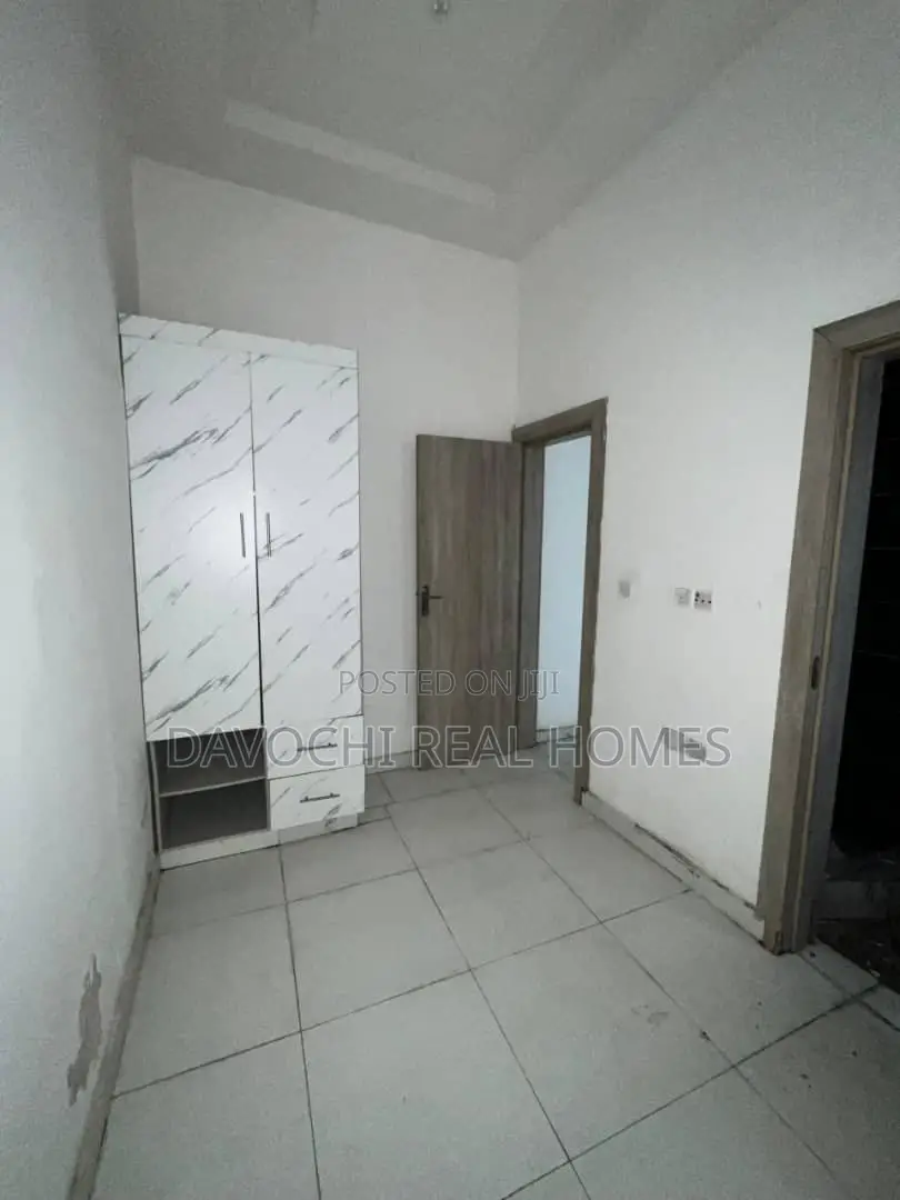 4bdrm Duplex in Lommond Gardens, Lekki Phase 2 for rent in Lekki Phase 2