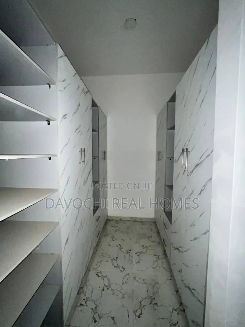 4bdrm Duplex in Lommond Gardens, Lekki Phase 2 for rent in Lekki Phase 2