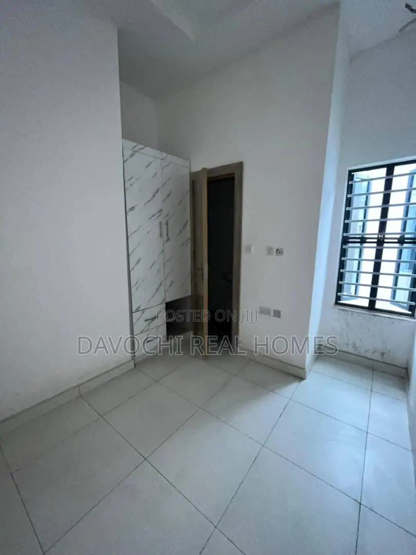 4bdrm Duplex in Lommond Gardens, Lekki Phase 2 for rent in Lekki Phase 2