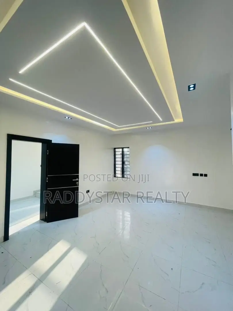 4bdrm Duplex in GRA Phase 1 for sale in GRA Phase 1