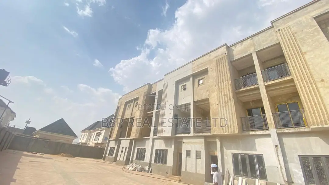 4bdrm Townhouse/Terrace in Kado for sale in Kado