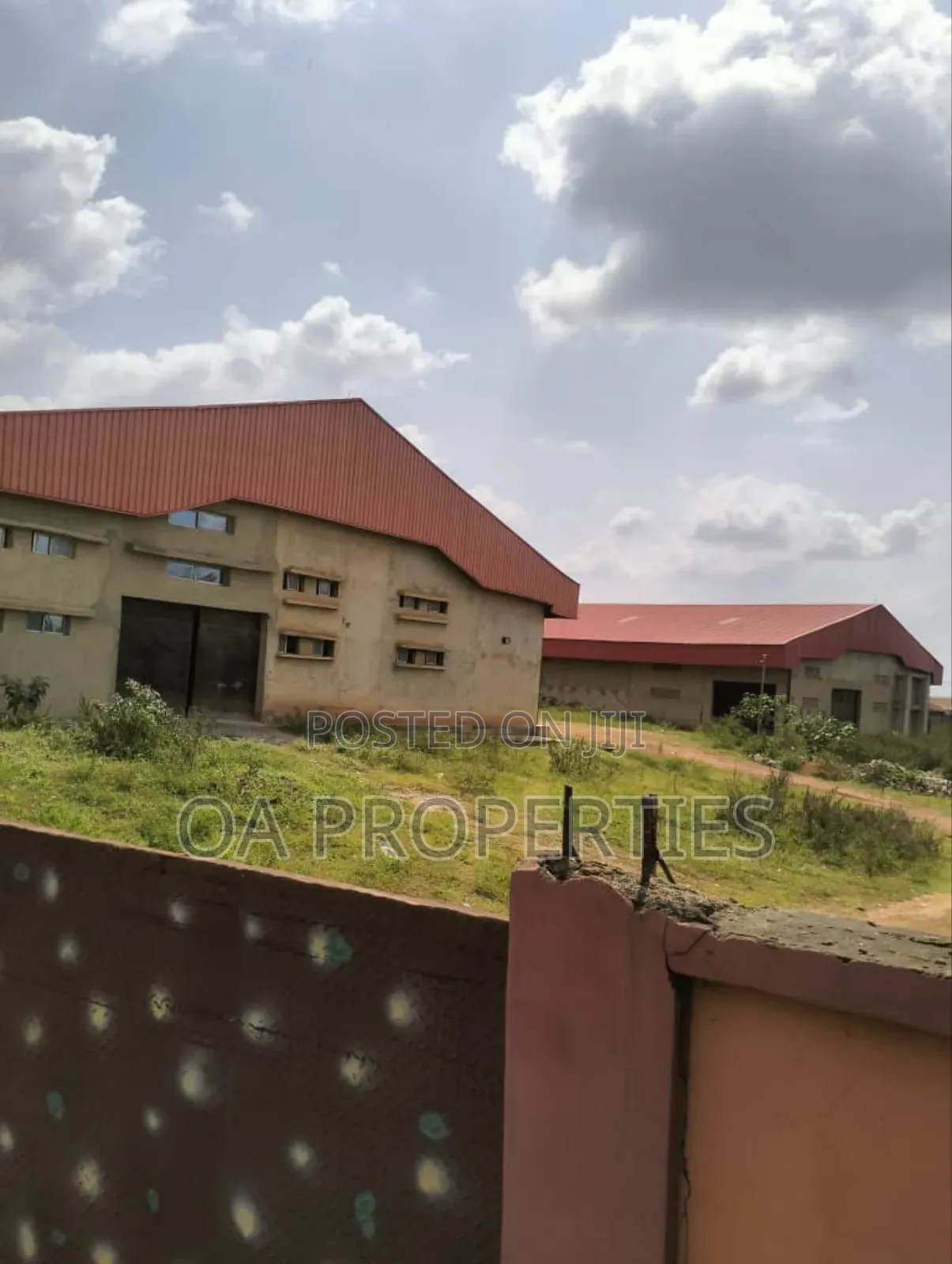 900sqm Warehouse at Adj, Akinyele Lg, Moniya Old Rd, Ojoo Ibadan. in Ibadan