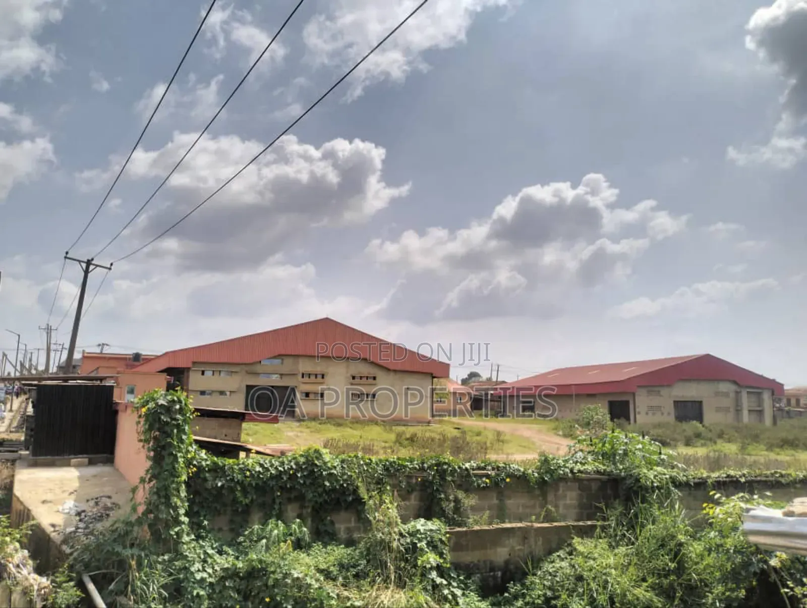900sqm Warehouse at Adj, Akinyele Lg, Moniya Old Rd, Ojoo Ibadan. in Ibadan