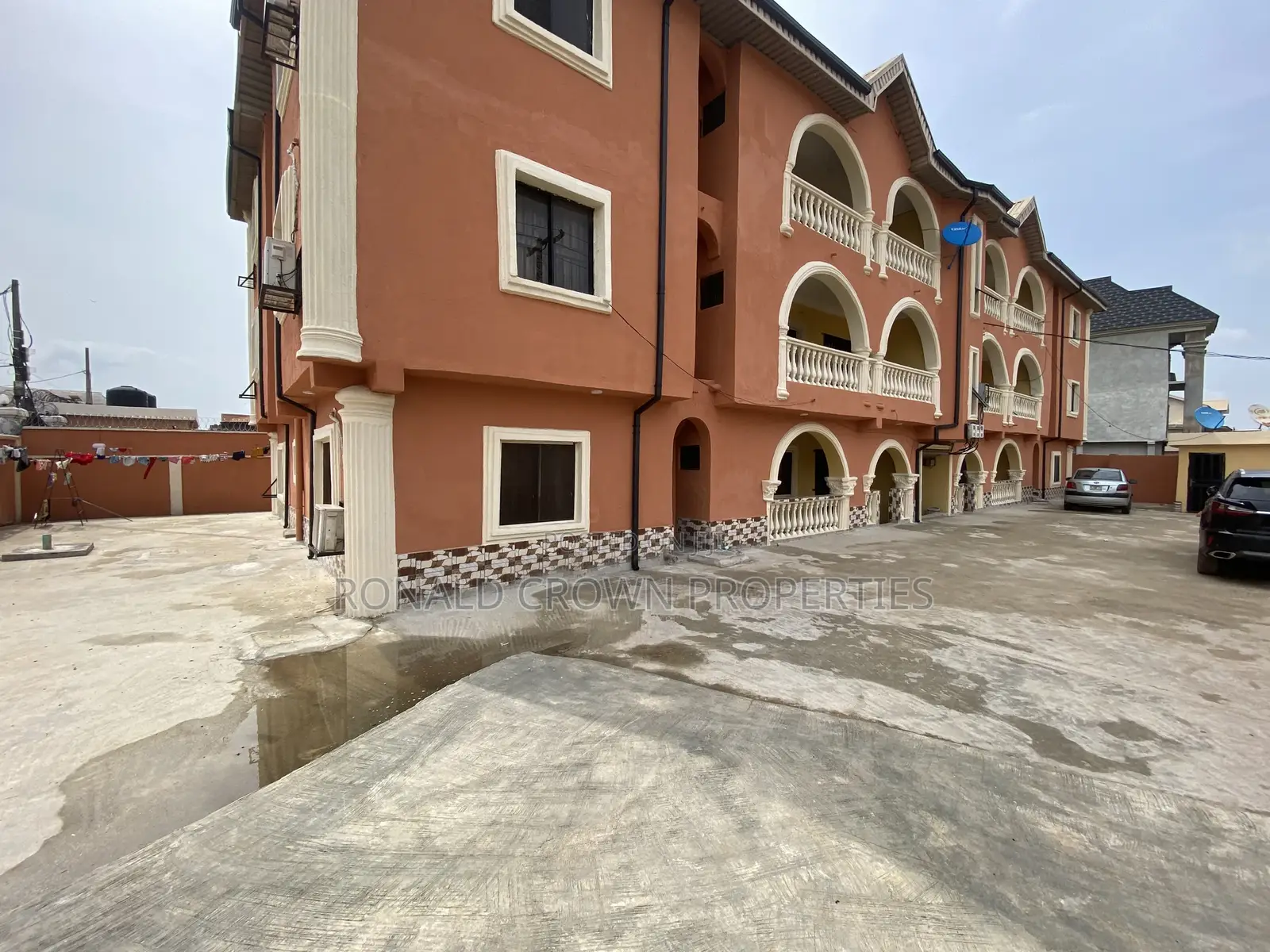 3bdrm Block of Flats in Ago Palace for sale in Ago Palace