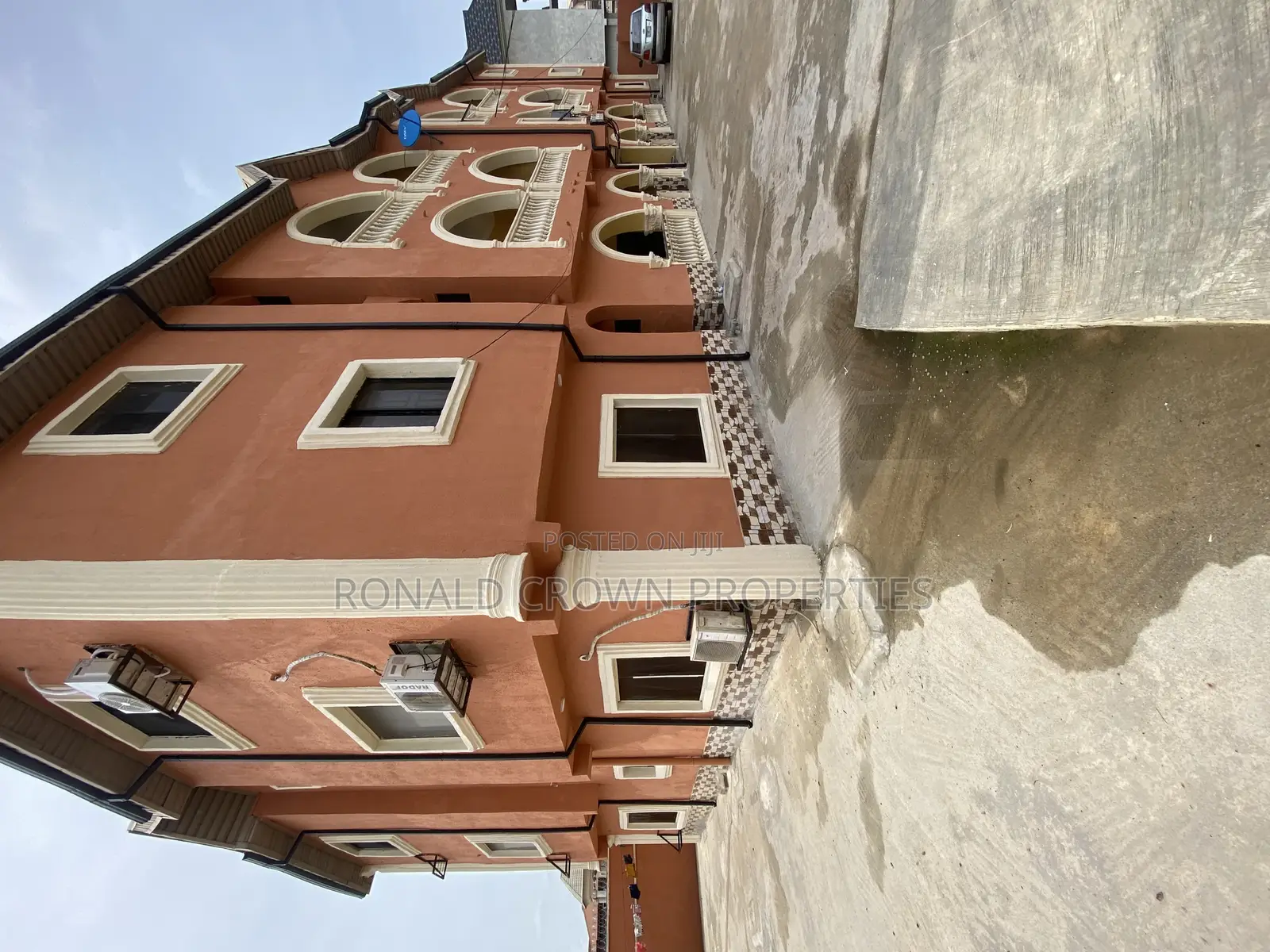 3bdrm Block of Flats in Ago Palace for sale in Ago Palace