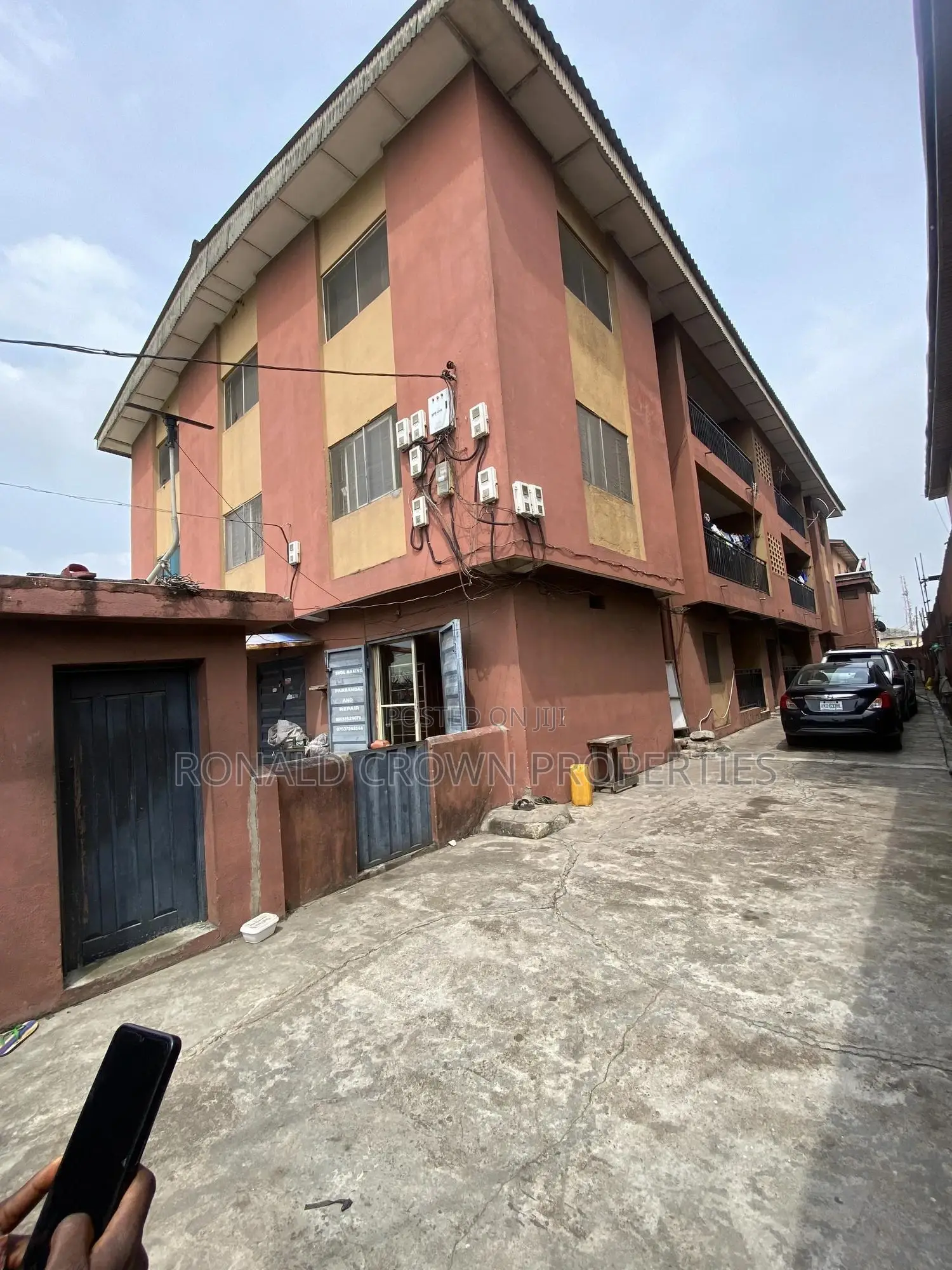 4bdrm Block of Flats in Ago Palace for sale in Ago Palace