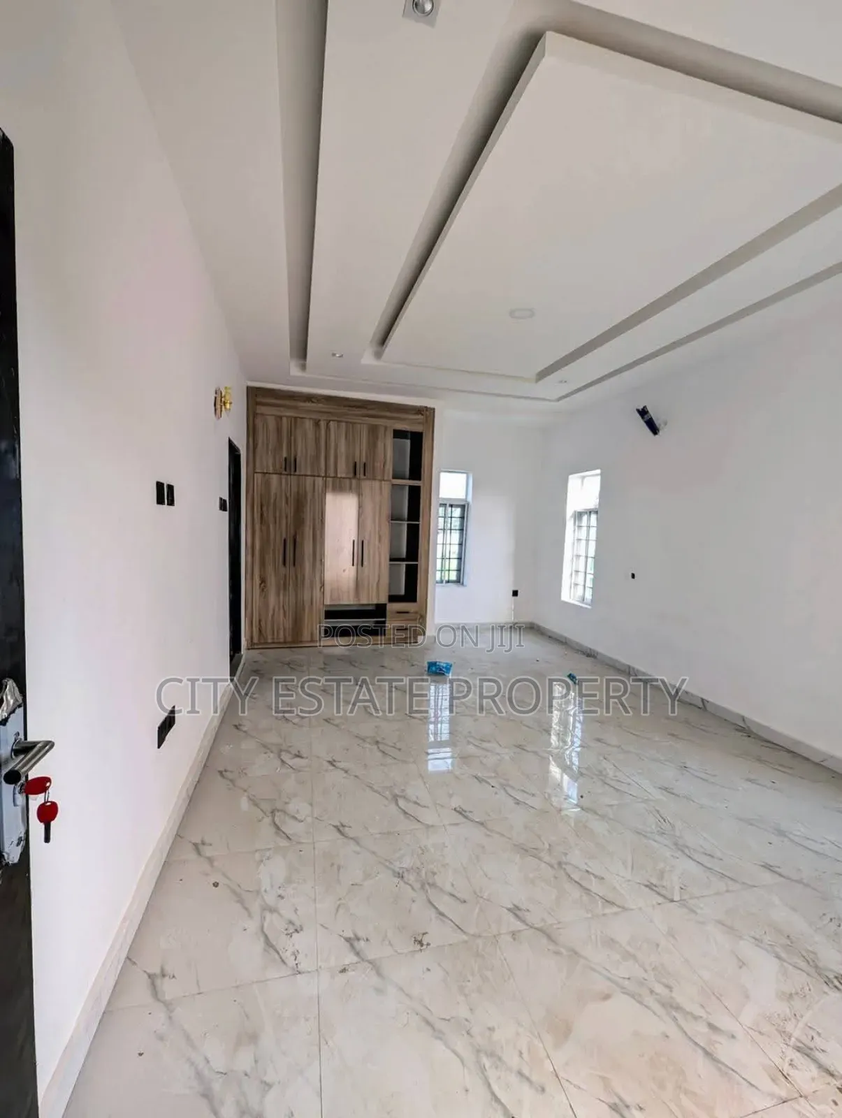 8bdrm Duplex in City Estate, Uyo for sale in Uyo