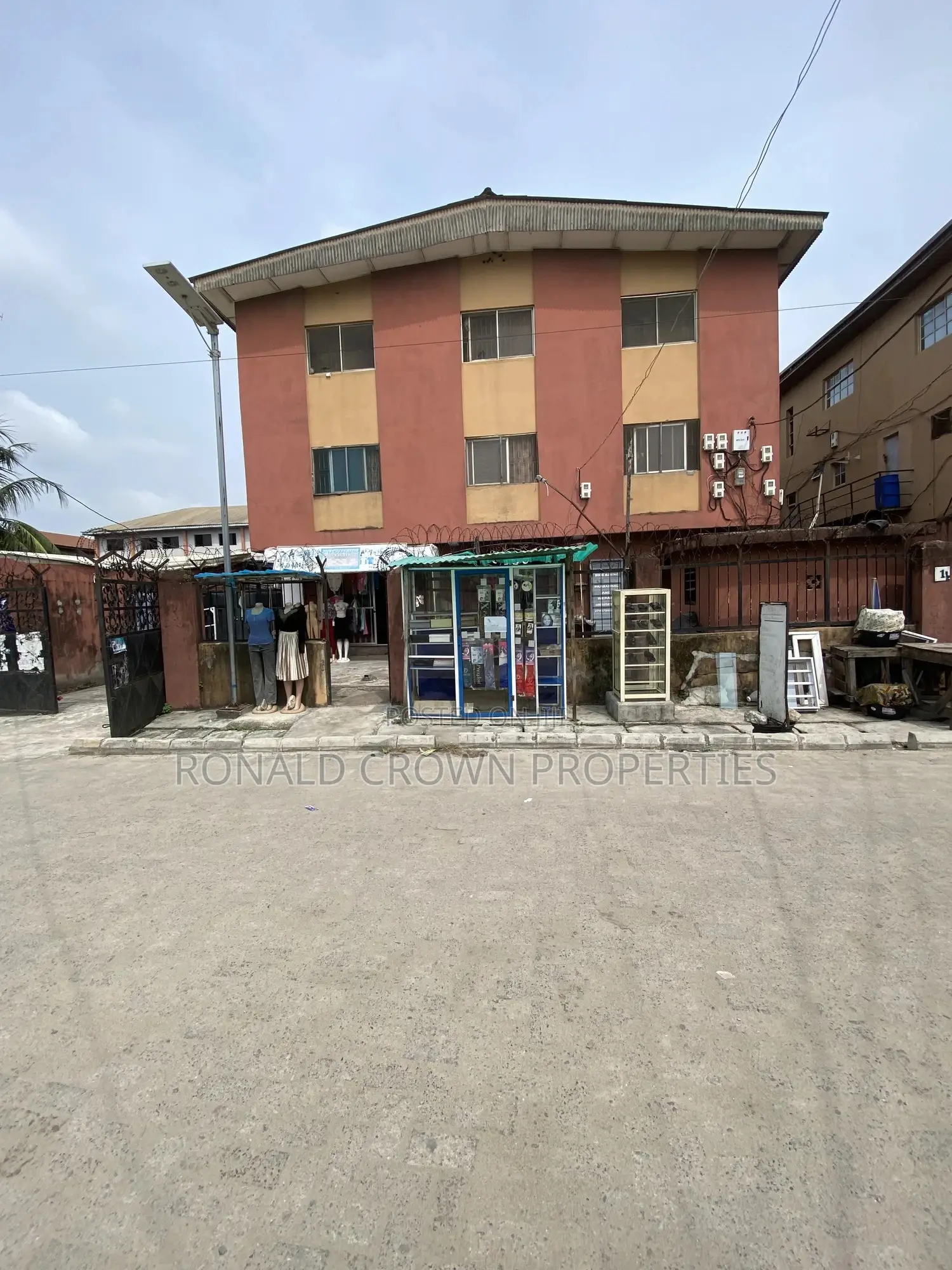 4bdrm Block of Flats in Ago Palace for sale in Ago Palace