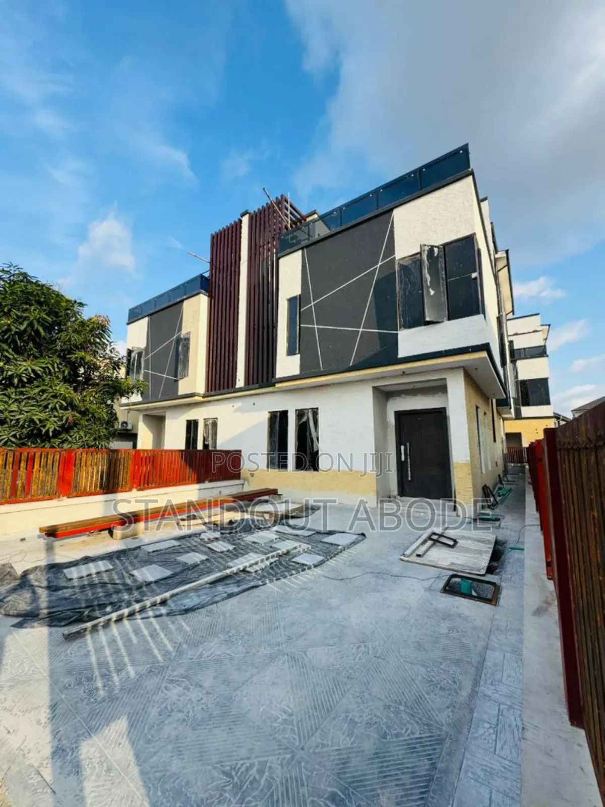 4bdrm Duplex in In A Secure Estate, Gbagada for sale in Gbagada