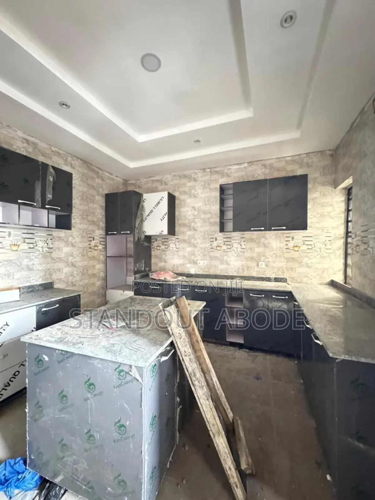 4bdrm Duplex in In An Estate, Surulere for sale in Surulere