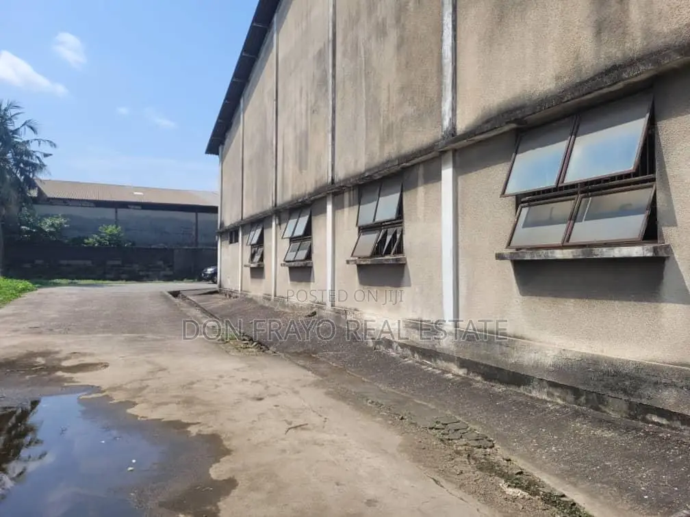 8700 Sqm Industrial Land + Warehouse Facilities For Sale At Surulere in Surulere