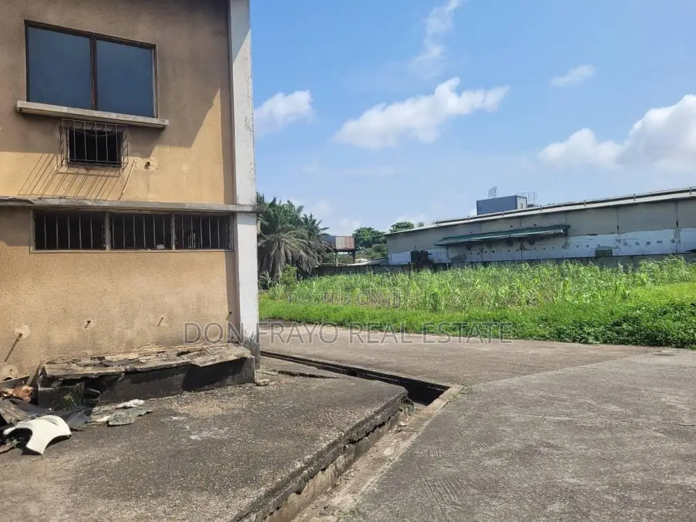 8700 Sqm Industrial Land + Warehouse Facilities For Sale At Surulere in Surulere