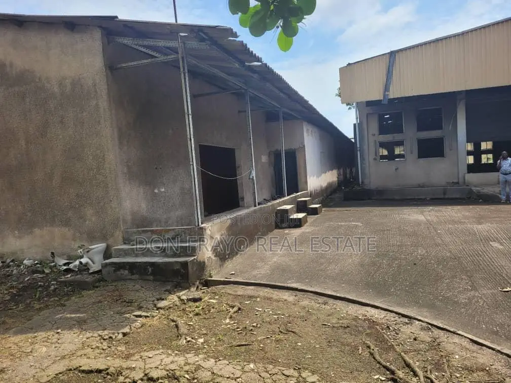 8700 Sqm Industrial Land + Warehouse Facilities For Sale At Surulere in Surulere