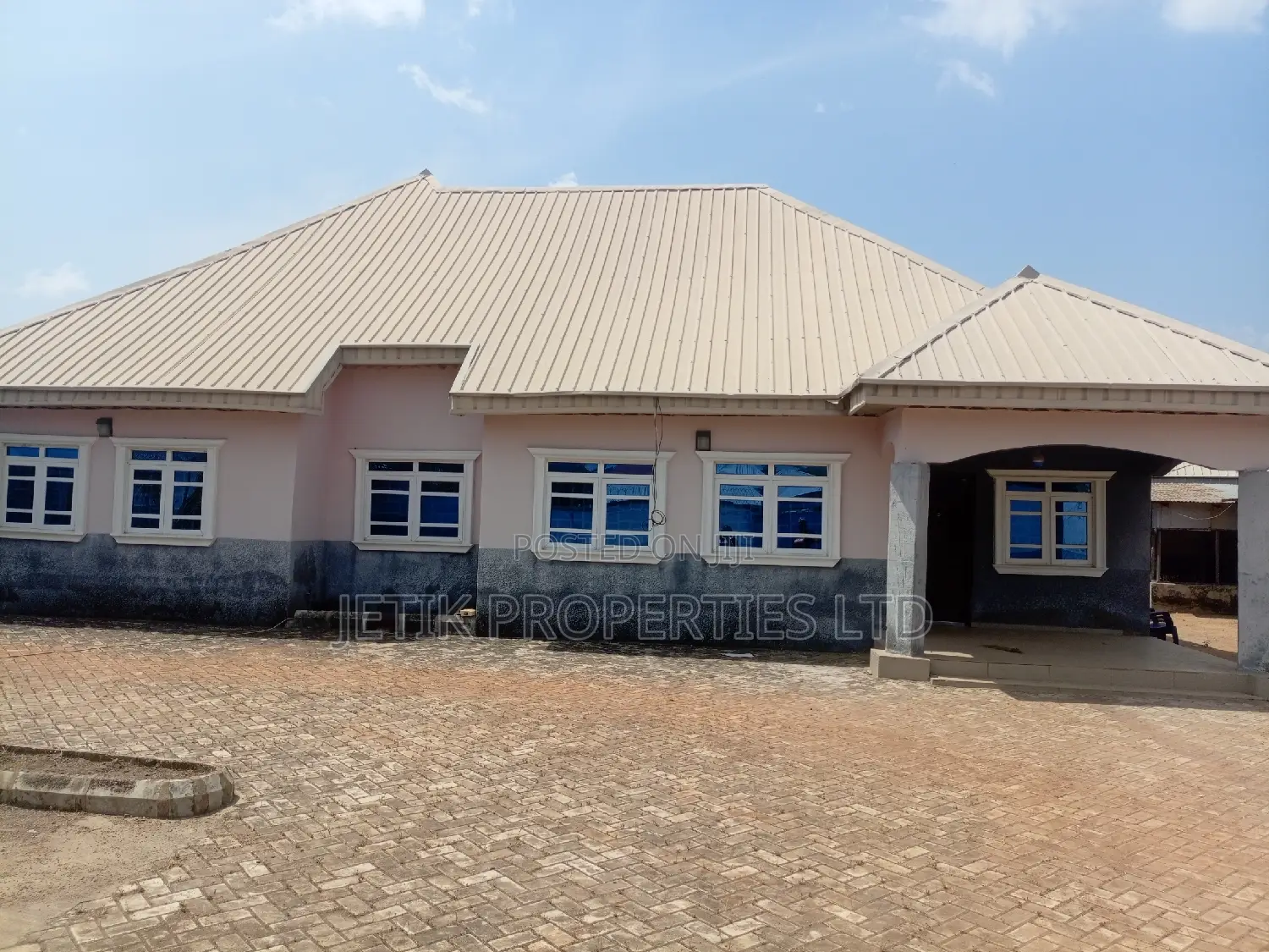 3bdrm Bungalow in Welfare Quarters, Makurdi for sale in Makurdi