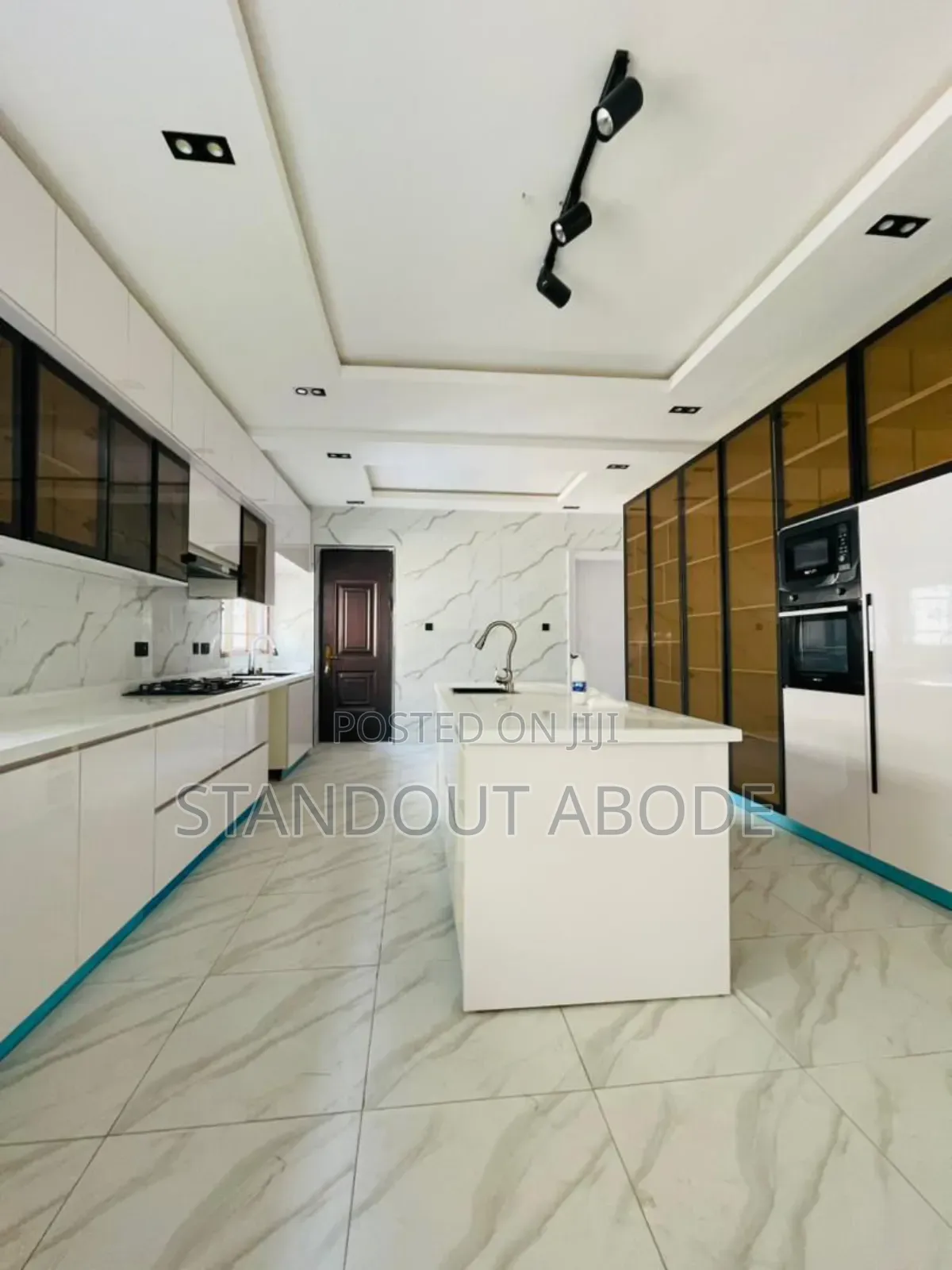 5bdrm Duplex in In An Estate, Ikeja GRA for sale in Ikeja GRA
