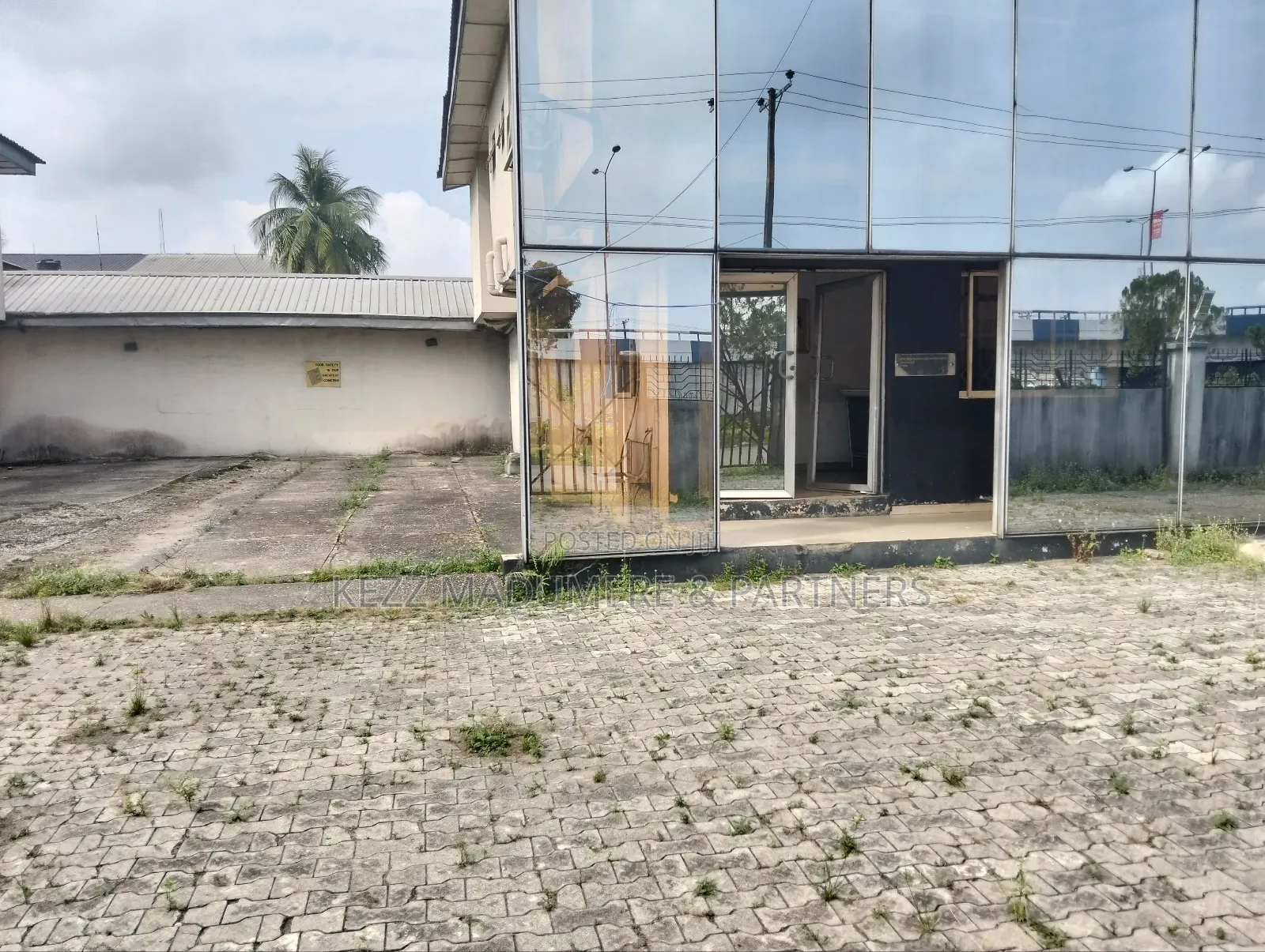 4bdrm Duplex in Major Aba Road Port for rent in Port-Harcourt