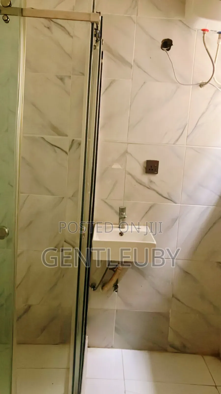 4bdrm Apartment in Harris Drive, Lekki Phase 2 for rent in Lekki Phase 2