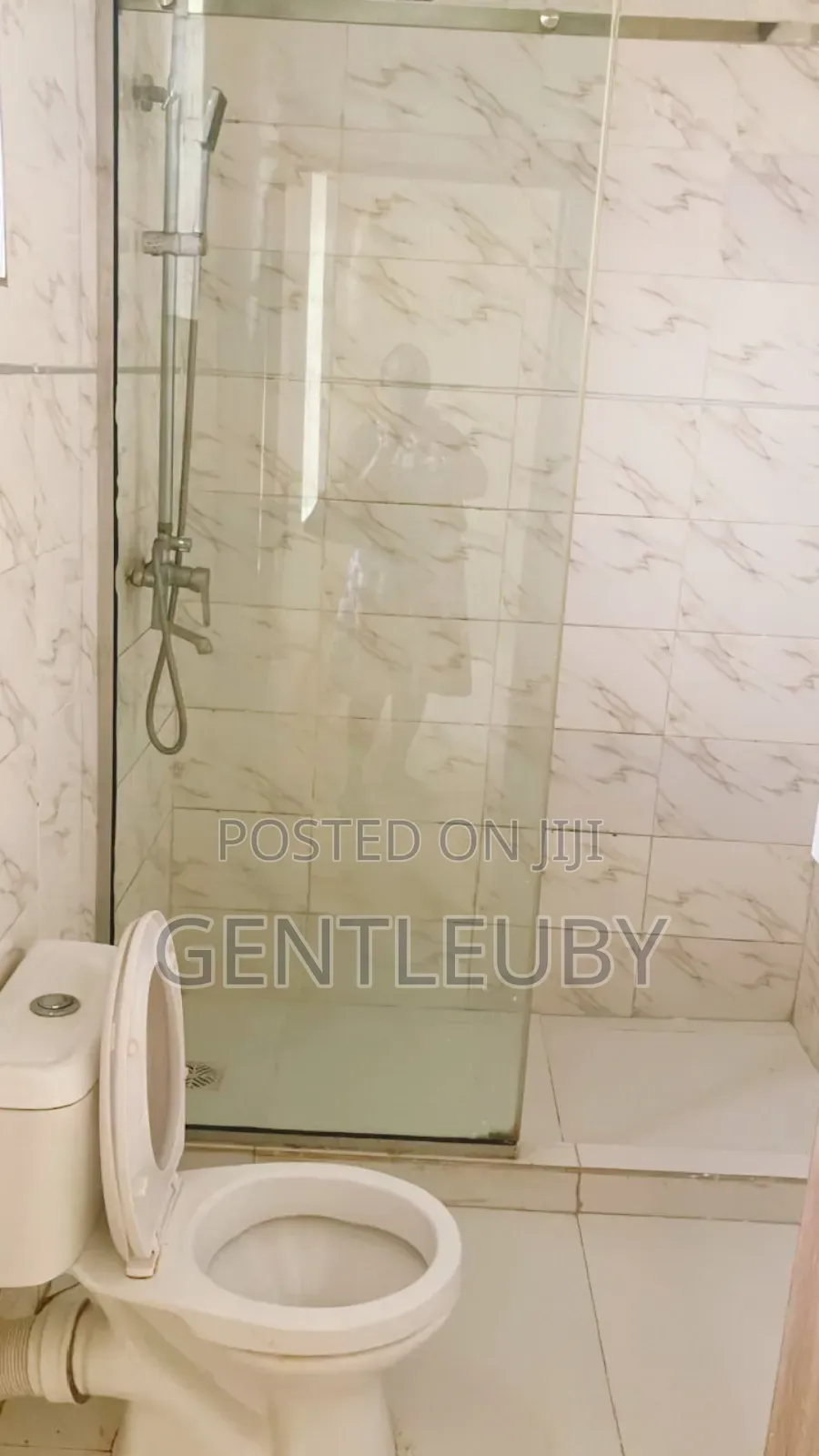 4bdrm Apartment in Harris Drive, Lekki Phase 2 for rent in Lekki Phase 2