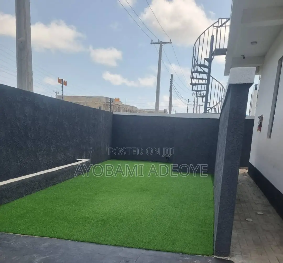 5bdrm Duplex in Jadewood Garden Ajah for sale in Ajah