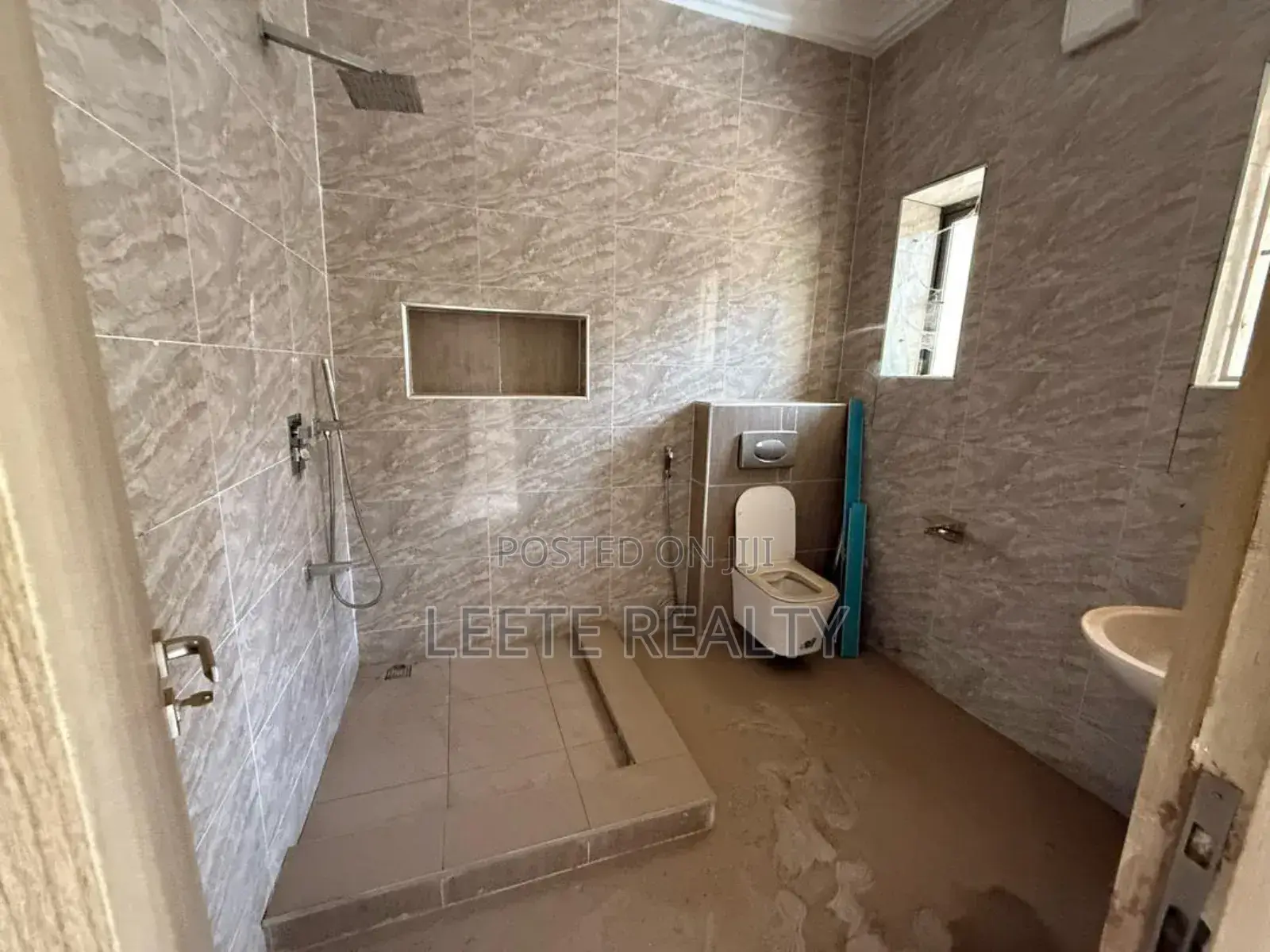 5bdrm Townhouse/Terrace in Wuse 2 for sale in Wuse 2
