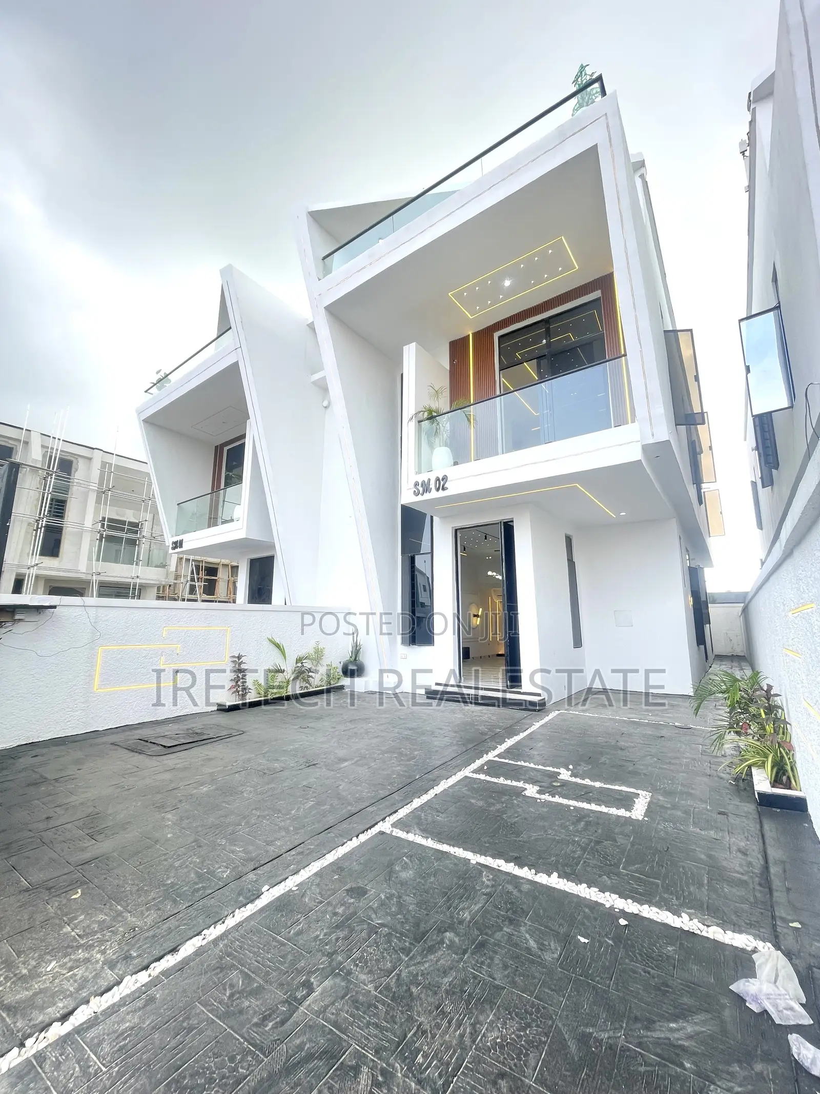 4bdrm Duplex in Ikota Gra for sale in Ikota