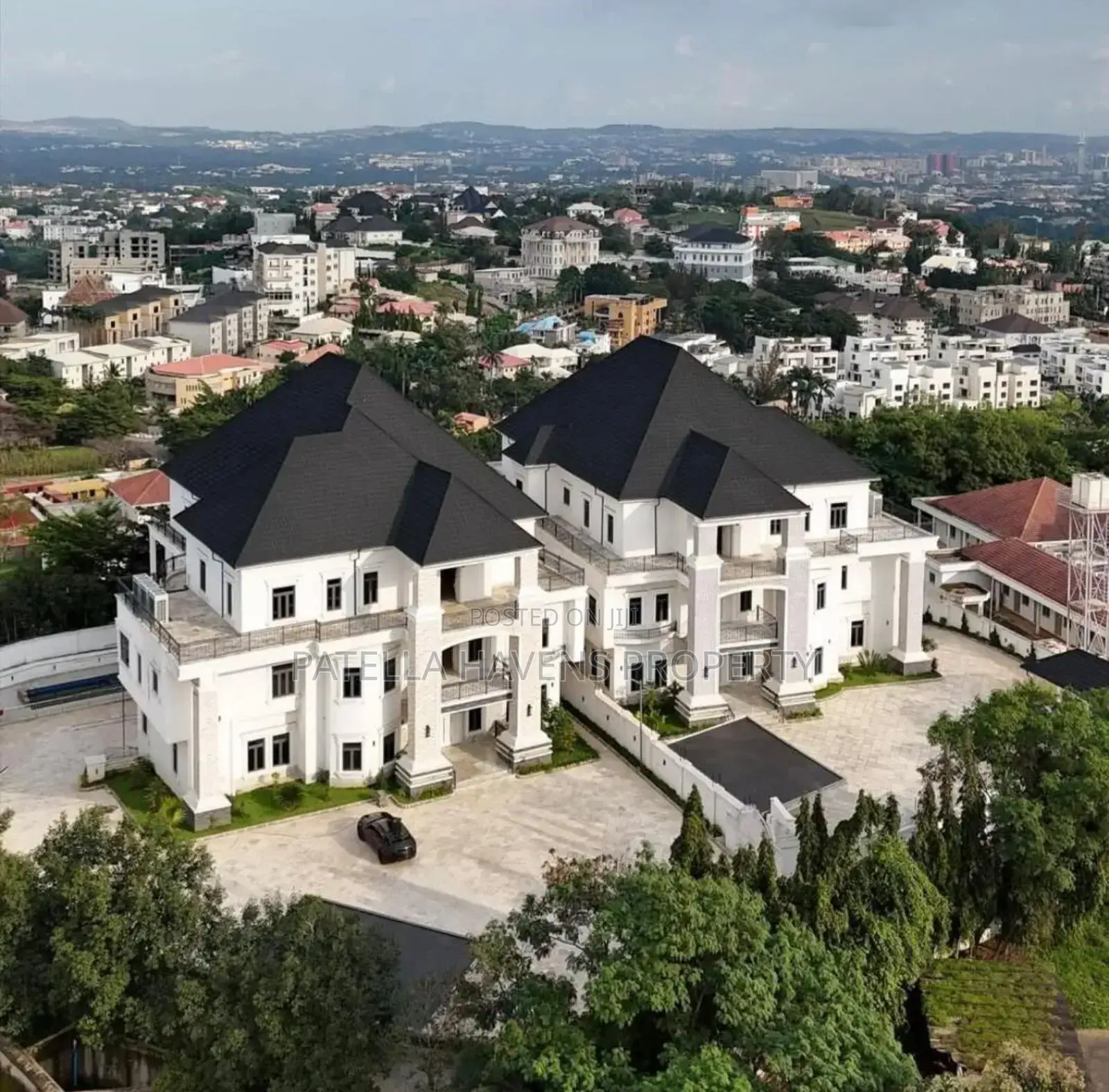9bdrm Mansion in Maitama for sale in Maitama