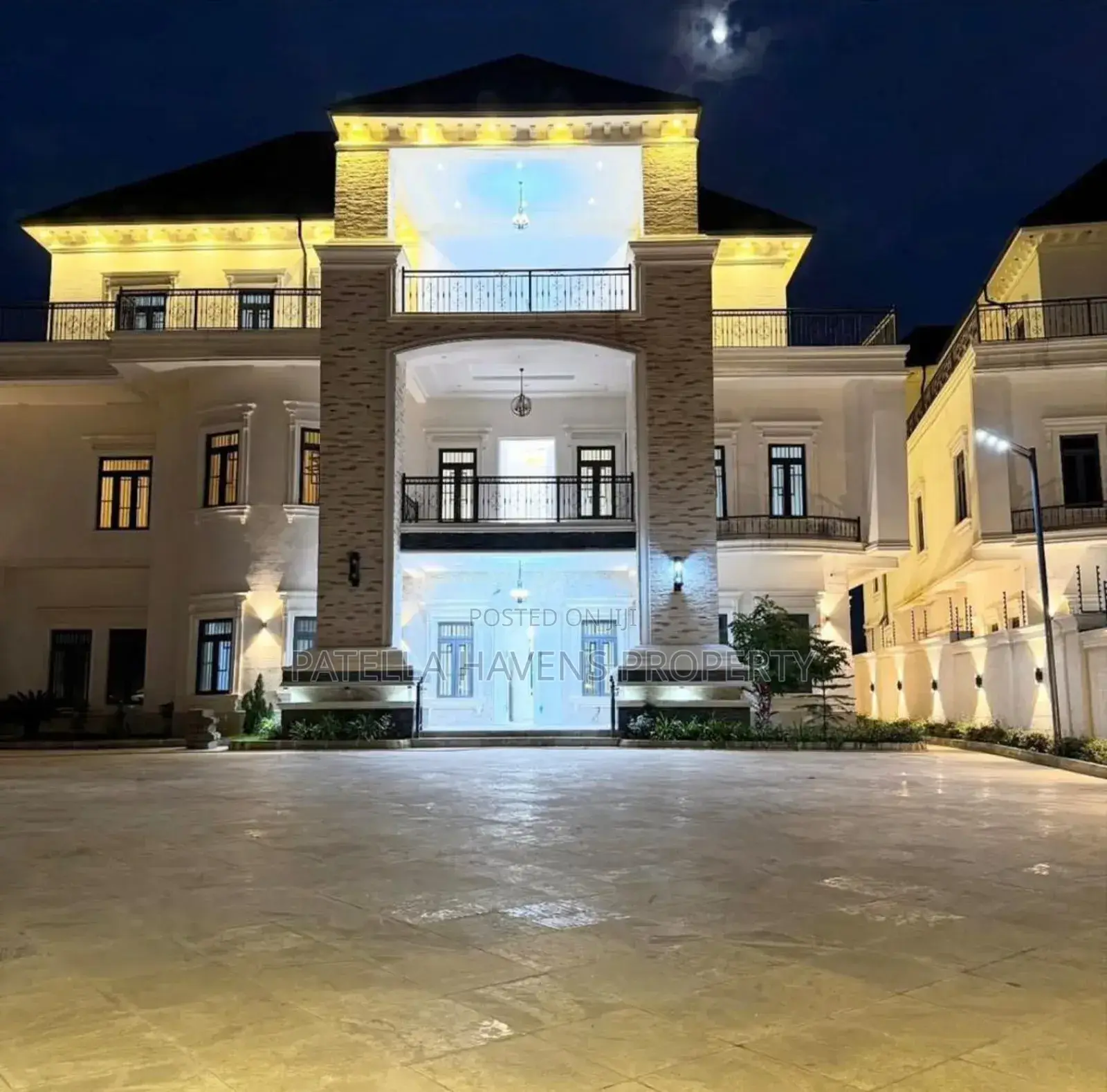 9bdrm Mansion in Maitama for sale in Maitama