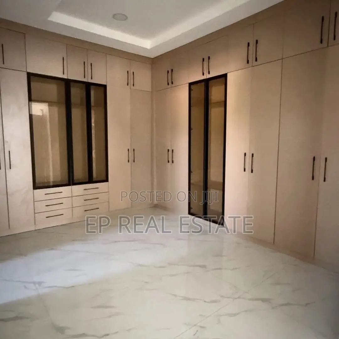 7bdrm Mansion in Asokoro for sale in Asokoro