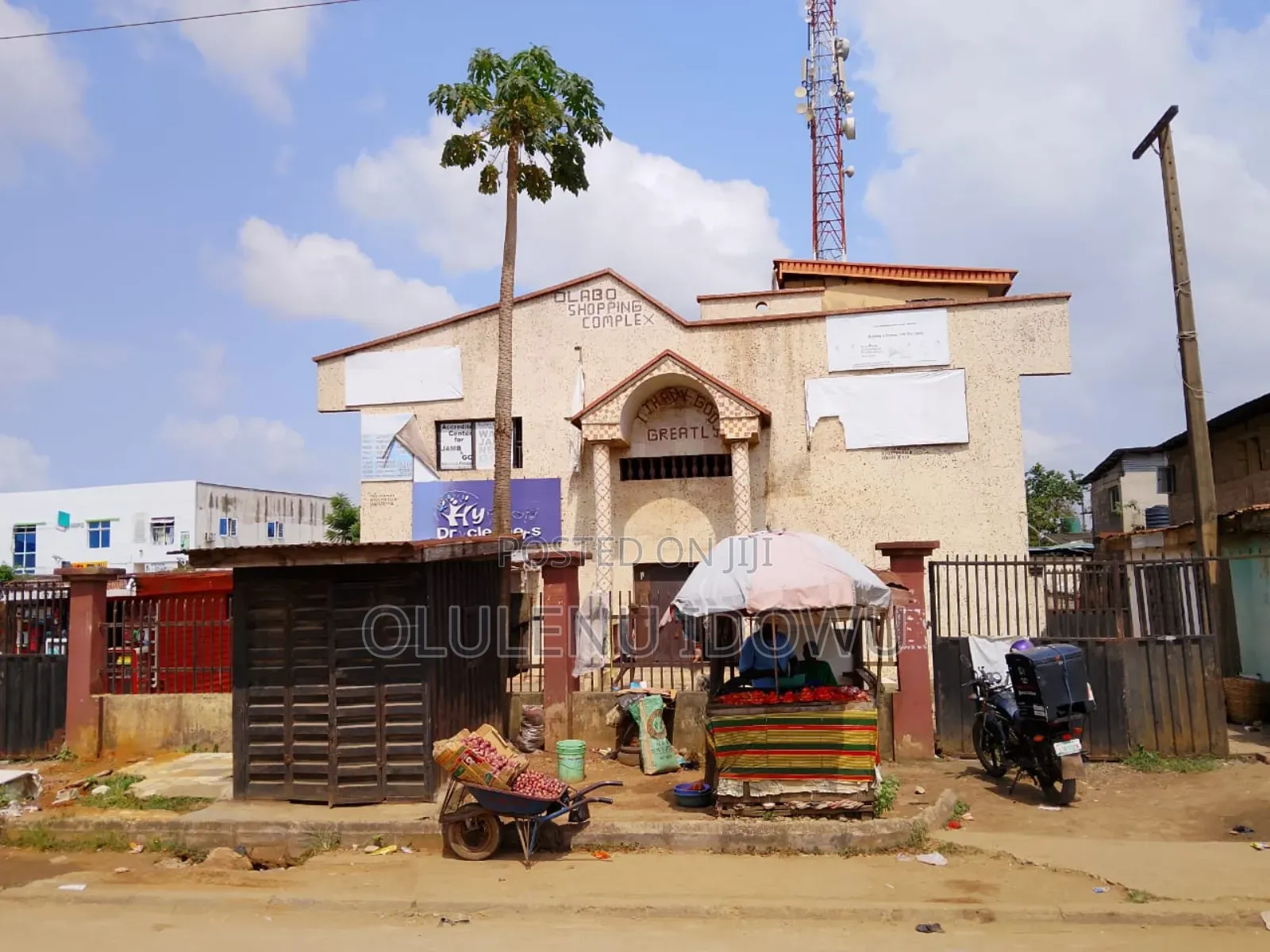 Plaza for Sale at Gowon,13 Room Up Ensuit,13rooms Down Ensuit and Hall in Egbeda