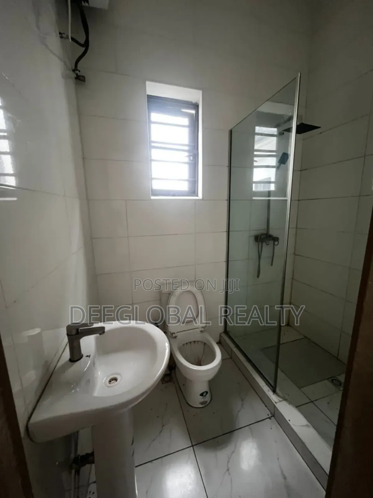 4bdrm Townhouse/Terrace in Royal Pine Estate, Lekki for sale in Lekki