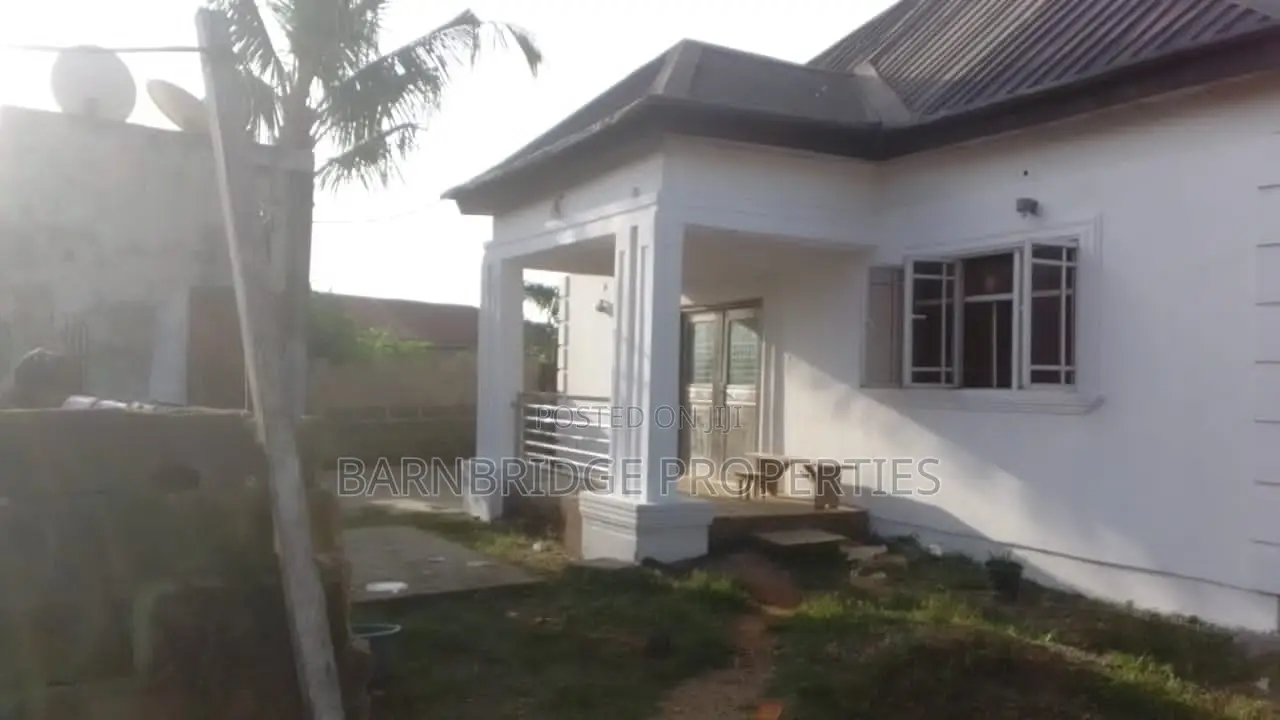 5bdrm Block of Flats in Obafemi-Owode for sale in Obafemi-Owode