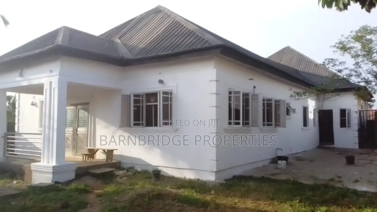 5bdrm Block of Flats in Obafemi-Owode for sale in Obafemi-Owode