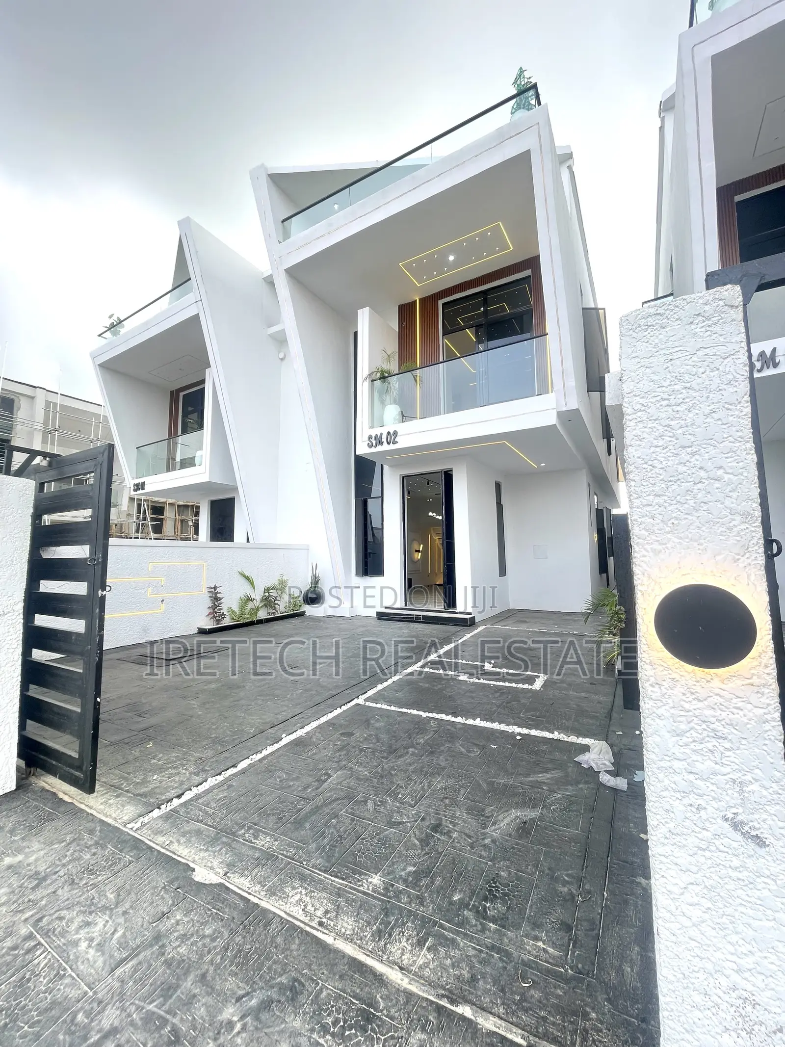 4bdrm Duplex in Ikota Gra for sale in Ikota