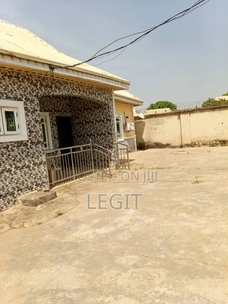 3bdrm Bungalow in Minna for sale in Minna