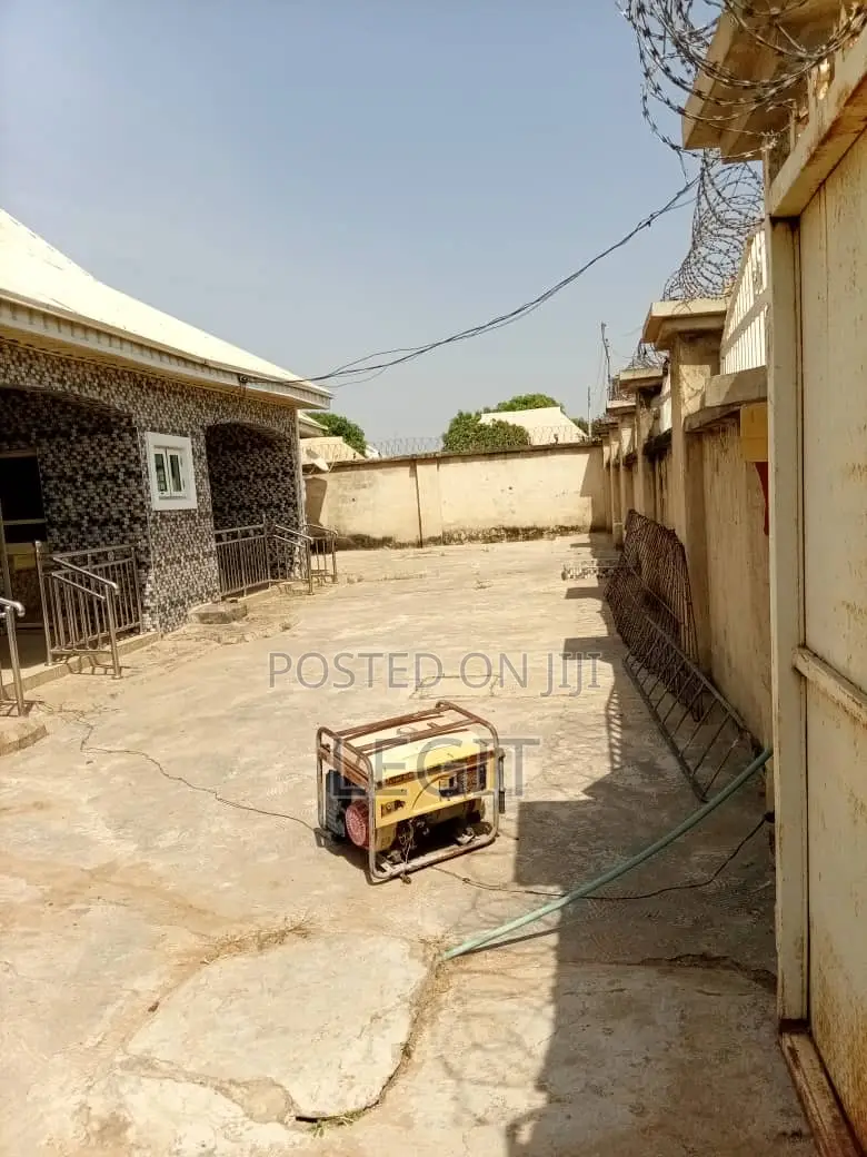 3bdrm Bungalow in Minna for sale in Minna