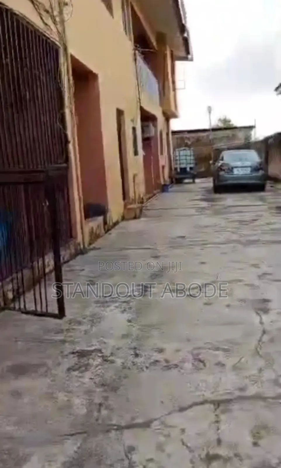 3bdrm Block of Flats in Idimu for sale in Idimu