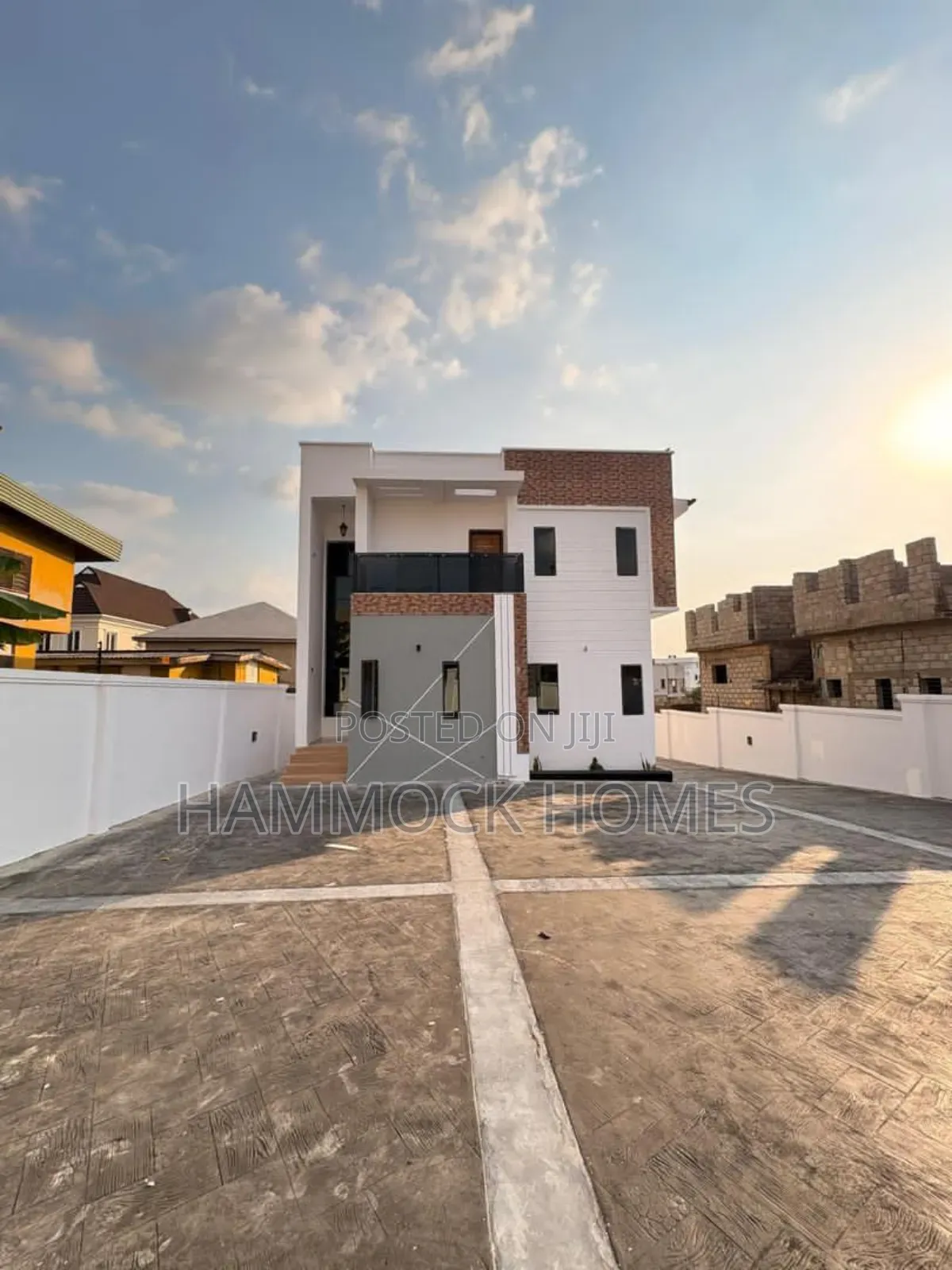 4bdrm Duplex in Palm Garden Estate for sale in Oluyole Estate
