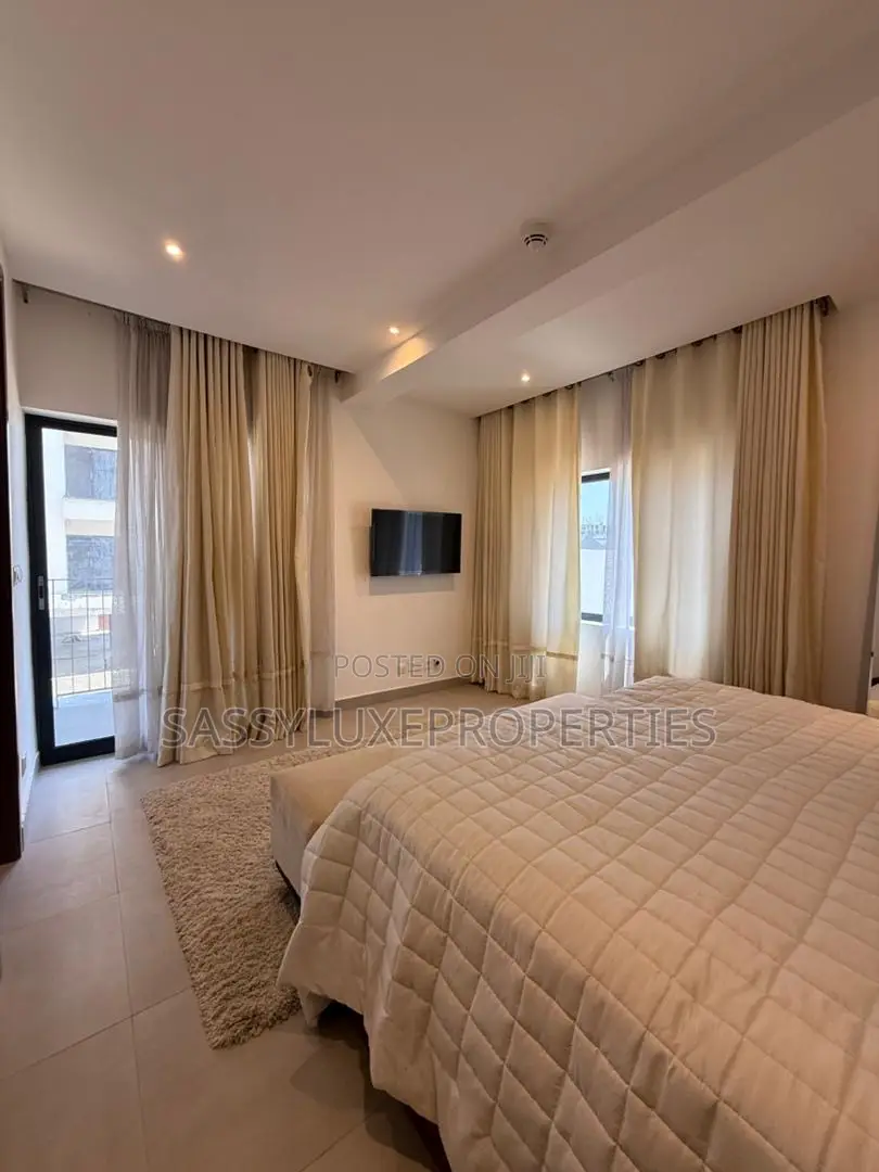 Furnished 3bdrm Block of Flats in Lekki Phase 1 for sale in Lekki Expressway