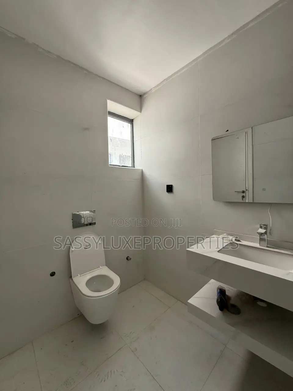 Furnished 2bdrm Apartment in Lekki Pahse 1 for sale in Lekki Expressway