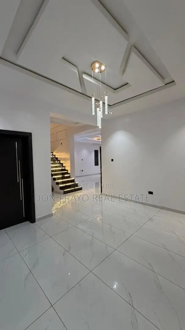 5bdrm Duplex in Carlton Gate Estate, Akobo for sale in Akobo