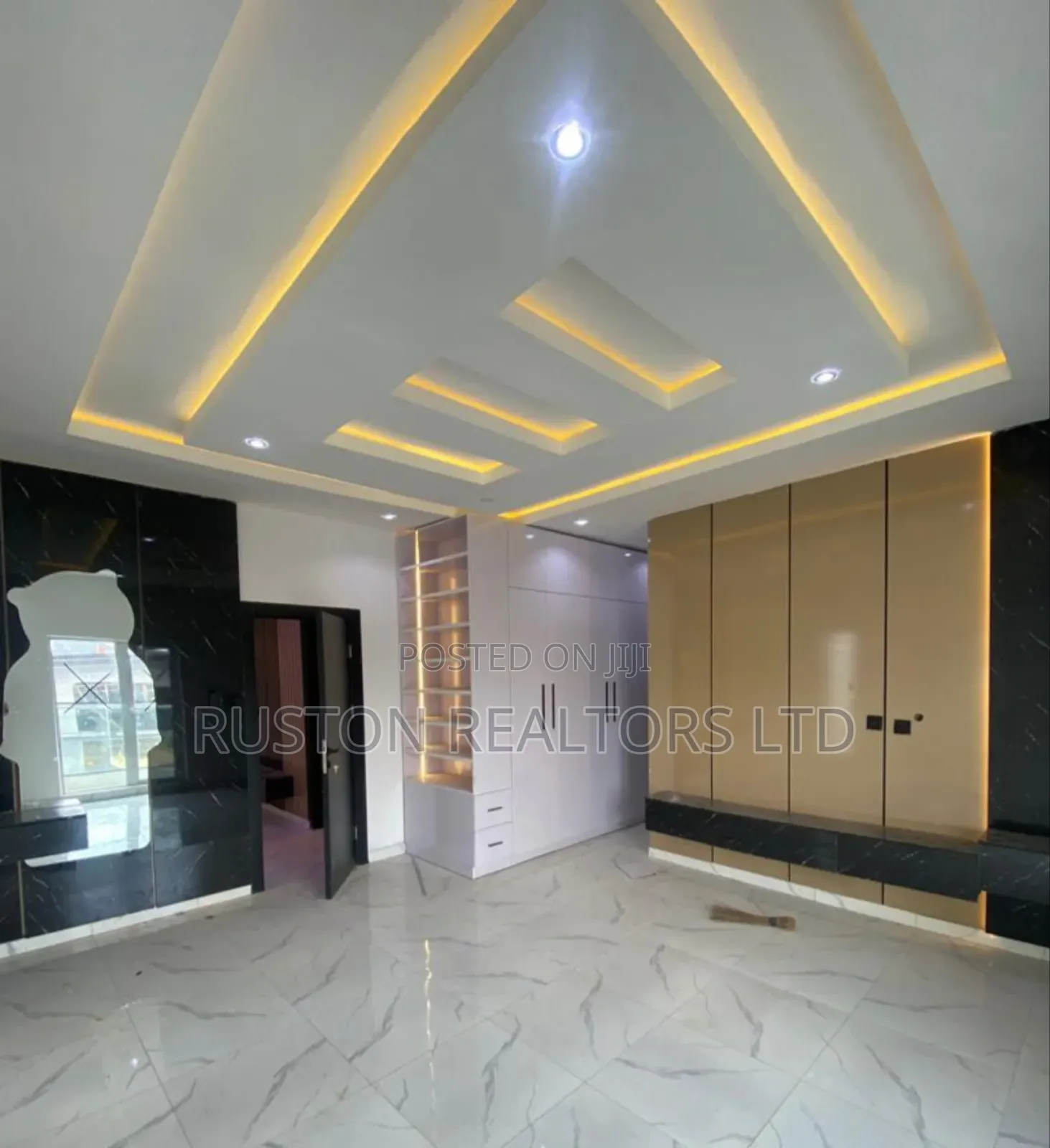 7bdrm Duplex in New Oko Oba for sale in New Oko Oba