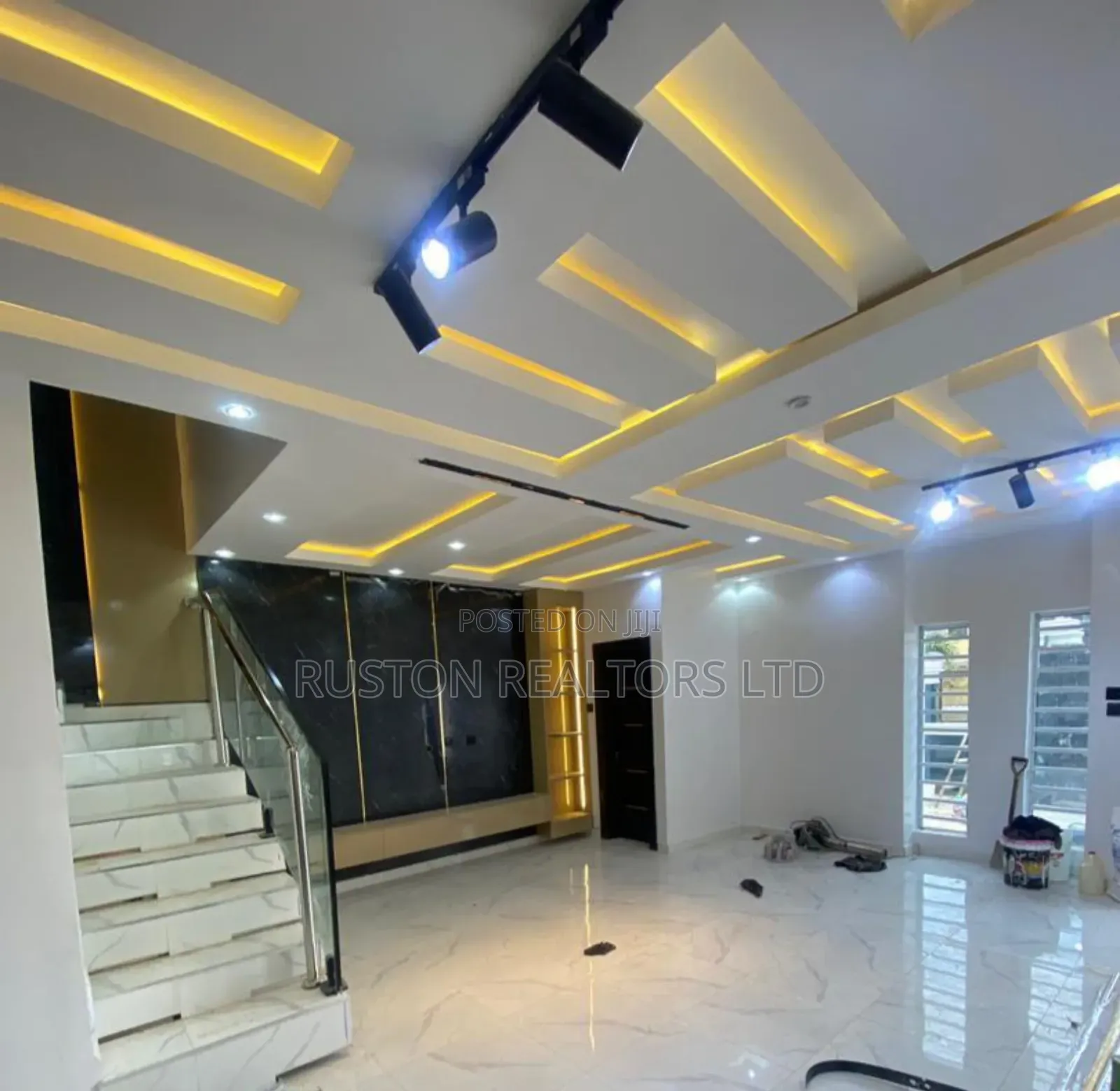 7bdrm Duplex in New Oko Oba for sale in New Oko Oba