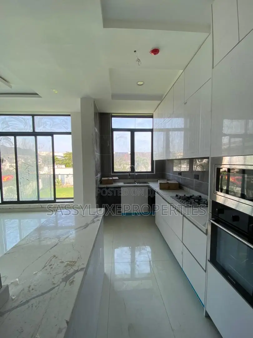 Furnished 2bdrm Apartment in Lekki Phase 1 for sale in Lekki Expressway