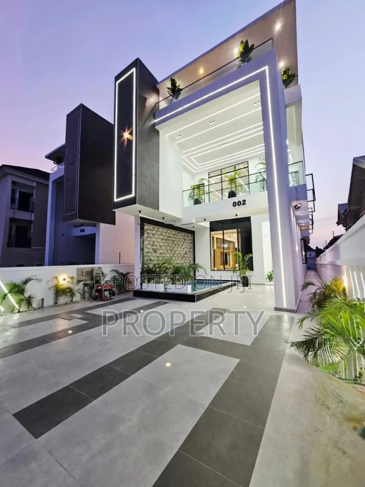 5bdrm Duplex in Ikota for sale in Ikota