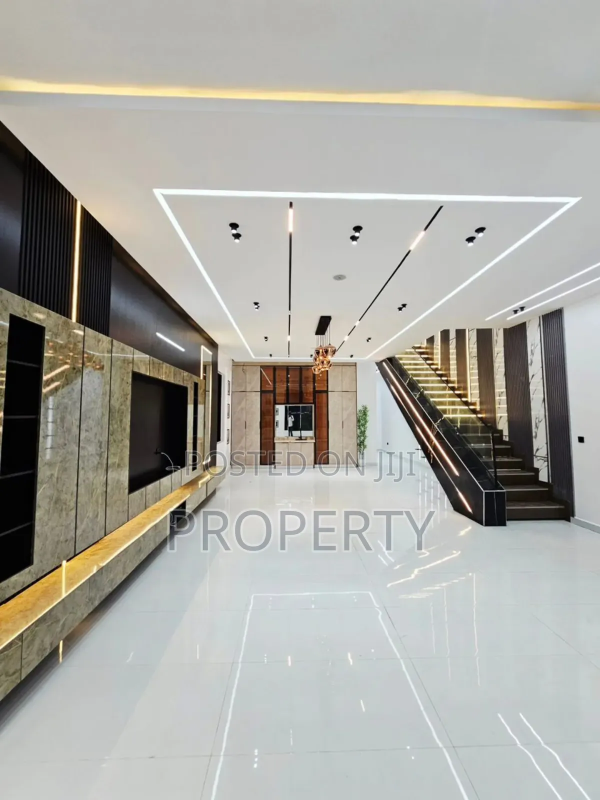 5bdrm Duplex in Ikota for sale in Ikota