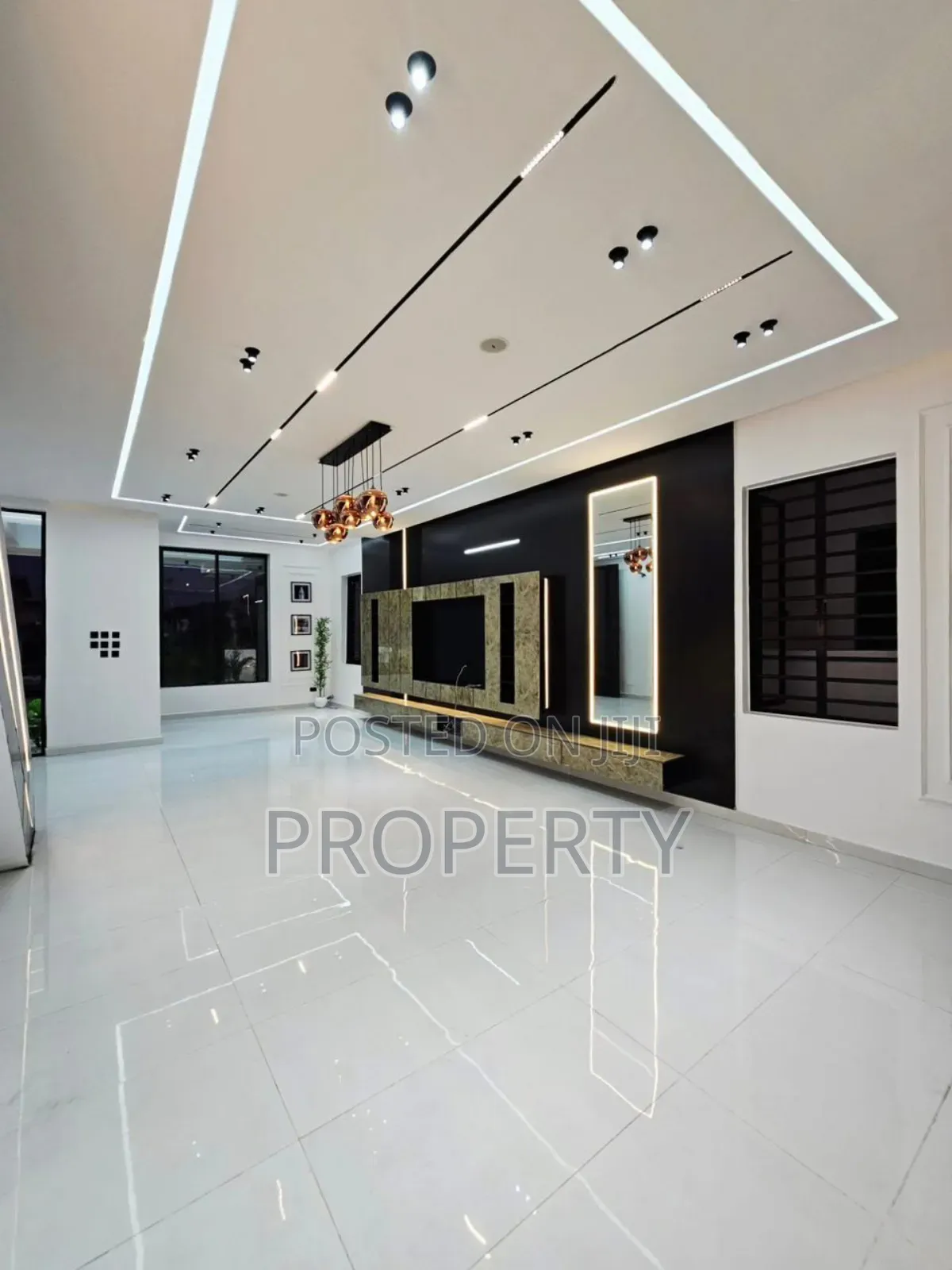5bdrm Duplex in Ikota for sale in Ikota