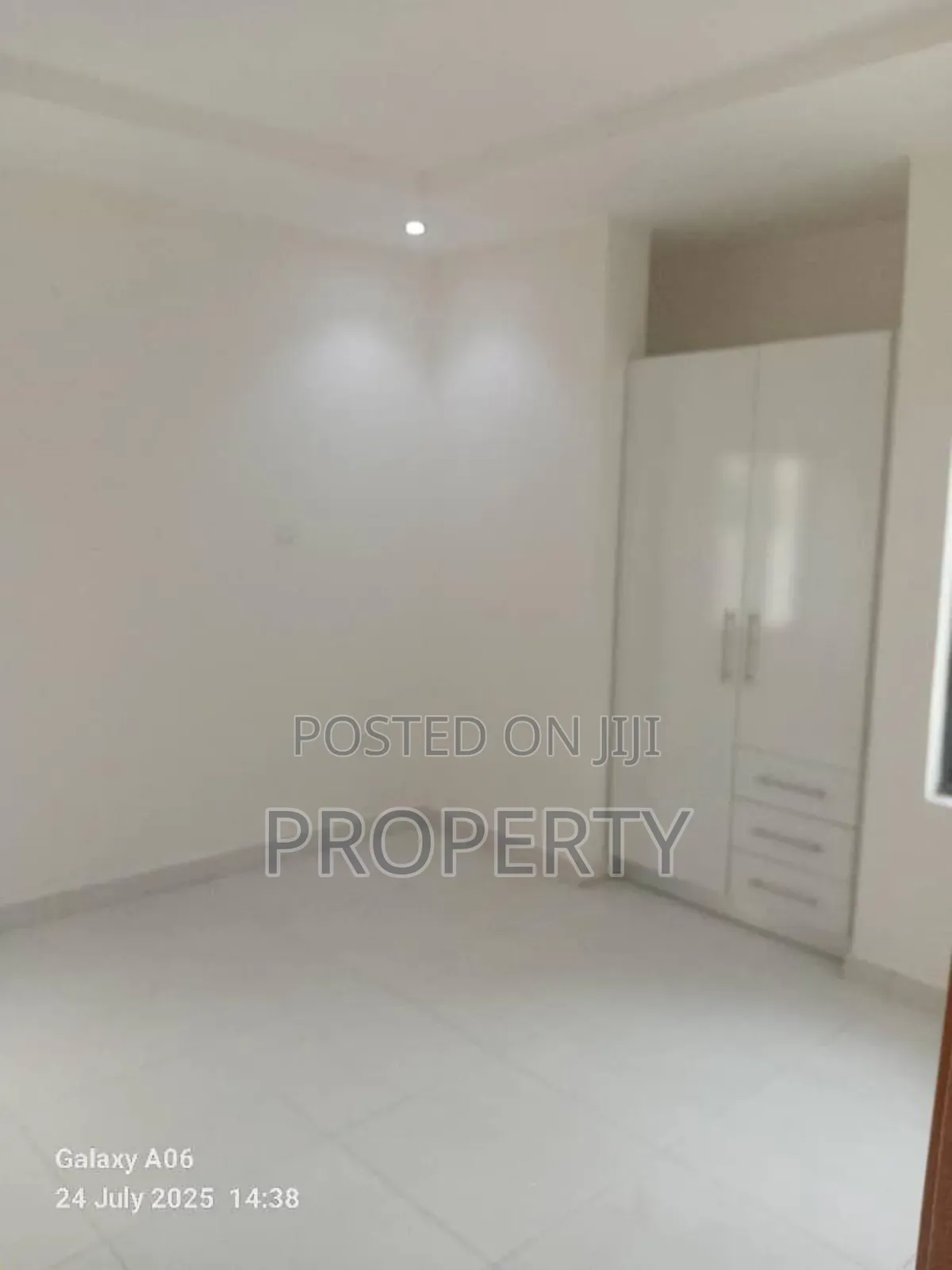 3bdrm Block of Flats in Obafemi Awolowo Way for rent in Obafemi Awolowo Way