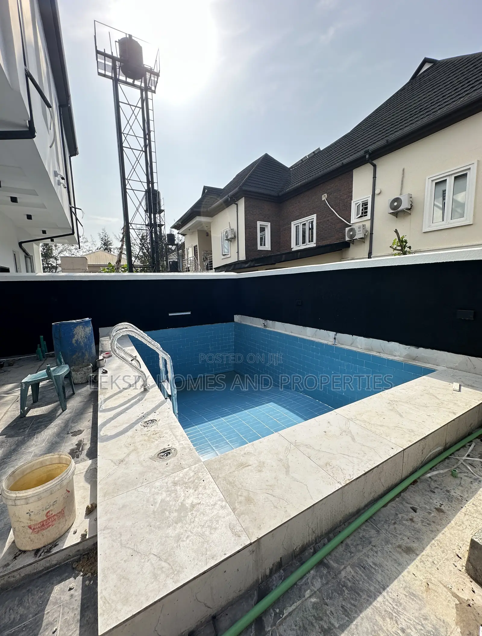 5bdrm Duplex in Well Secured And, Ikota for sale in Ikota