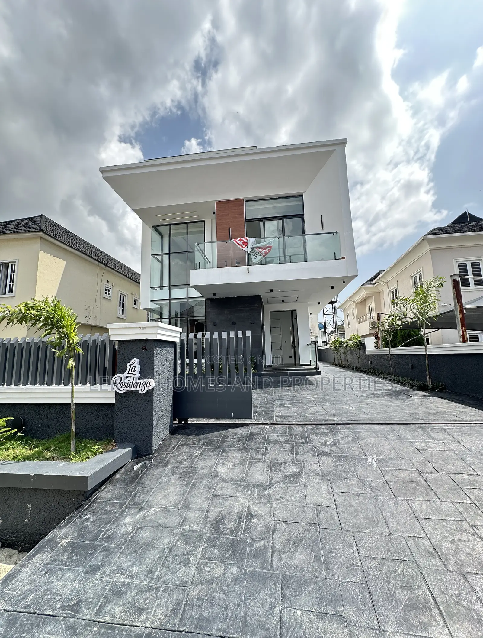 5bdrm Duplex in Megamound, Ikota for sale in Ikota