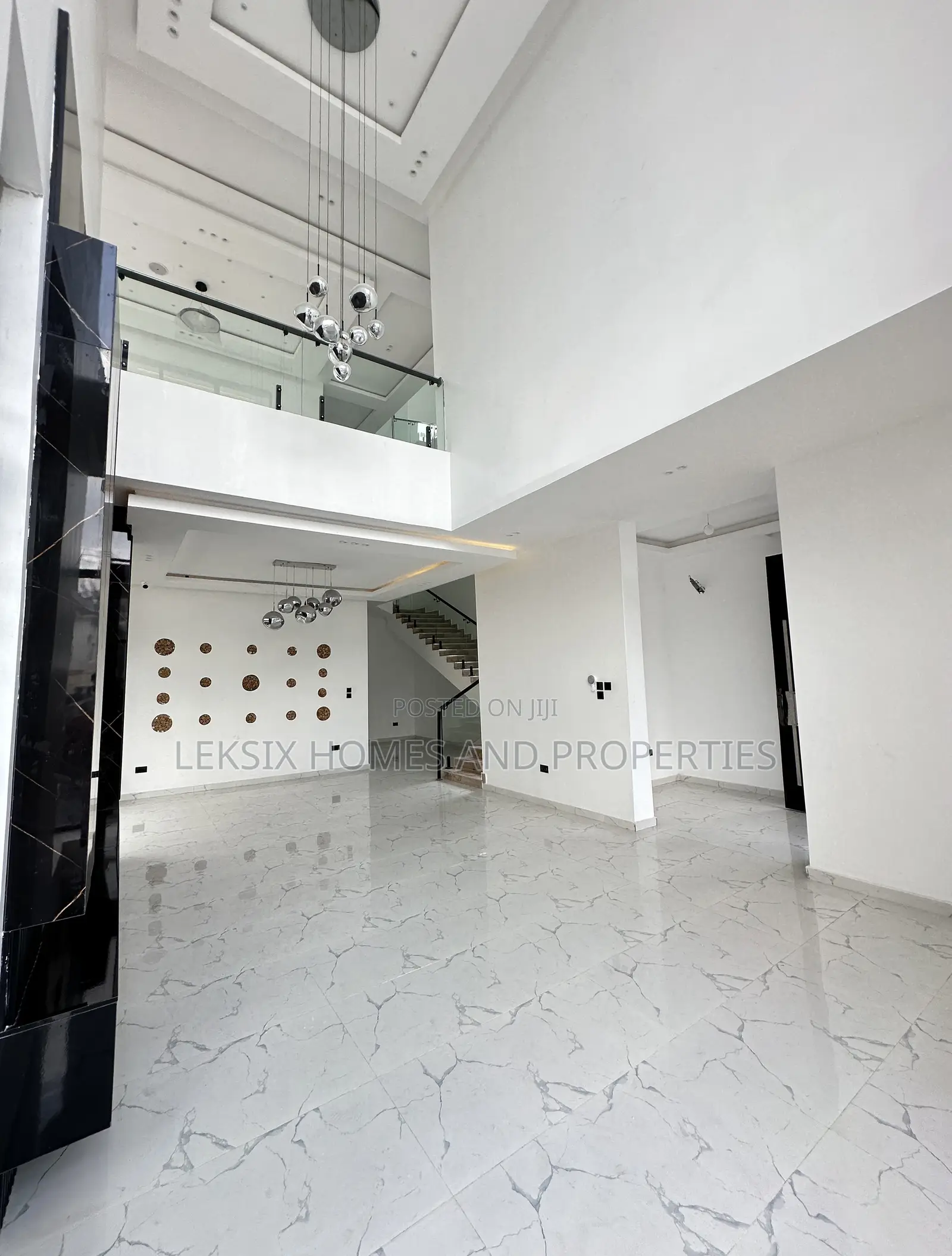 5bdrm Duplex in Megamound, Ikota for sale in Ikota